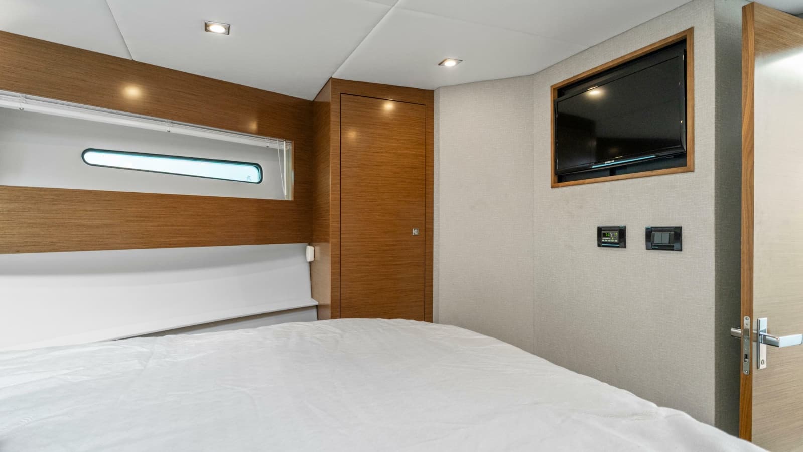 2019 Cruisers Yachts 42 Cantius - Photo 39