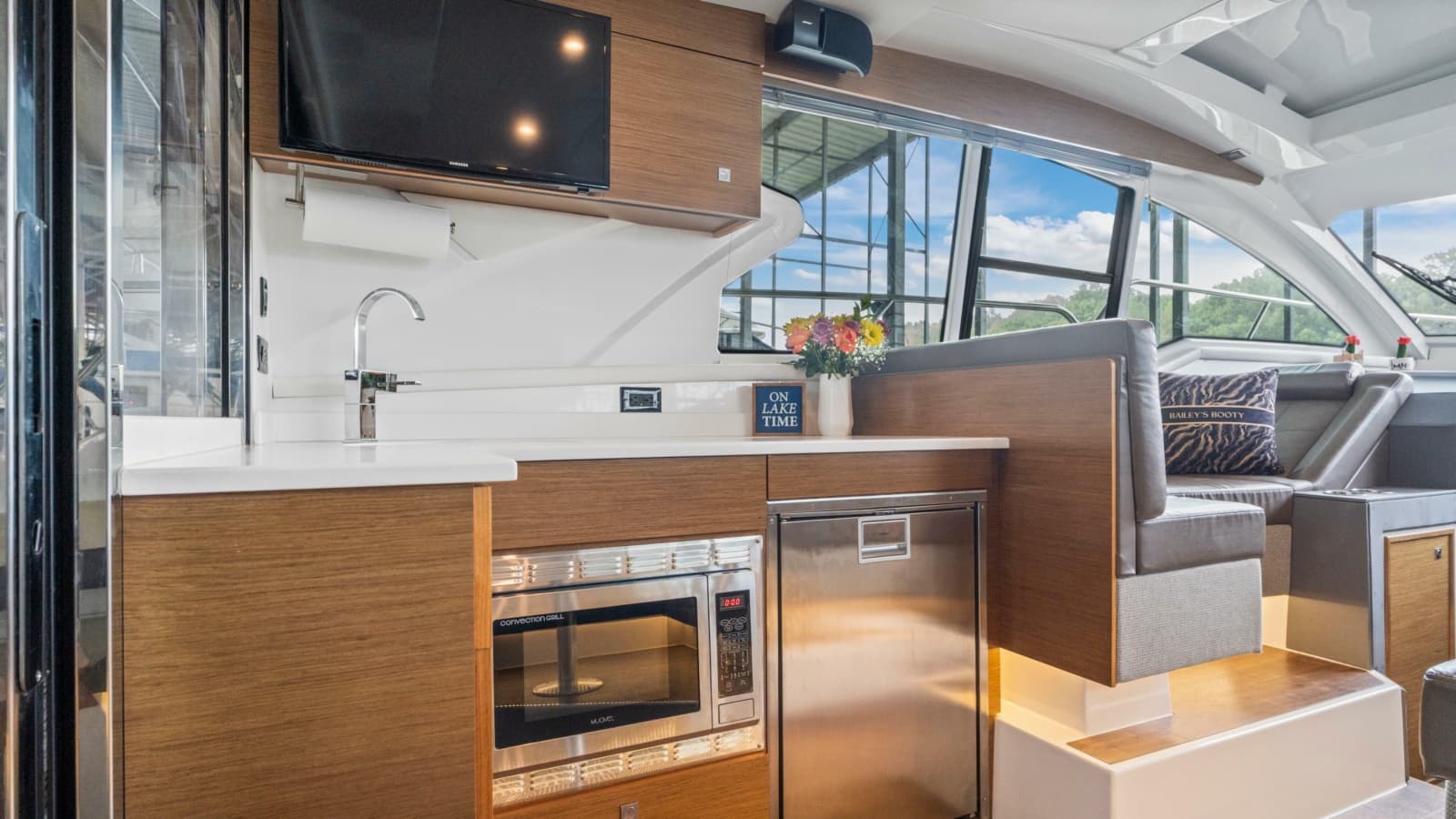 2019 Cruisers Yachts 42 Cantius - Photo 29