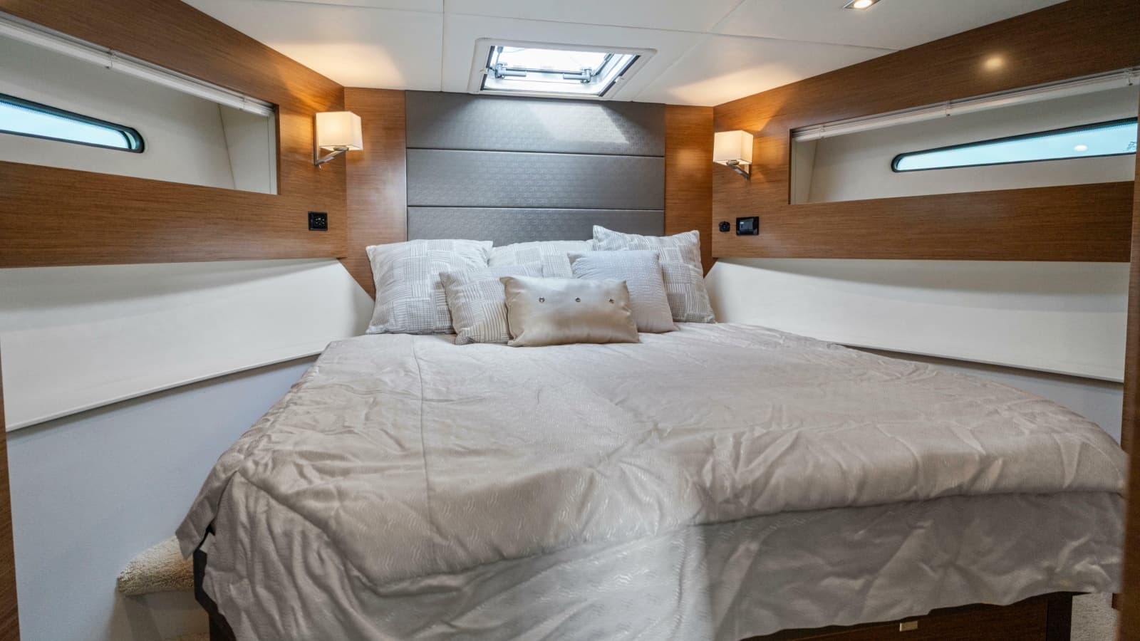 2019 Cruisers Yachts 42 Cantius - Photo 38