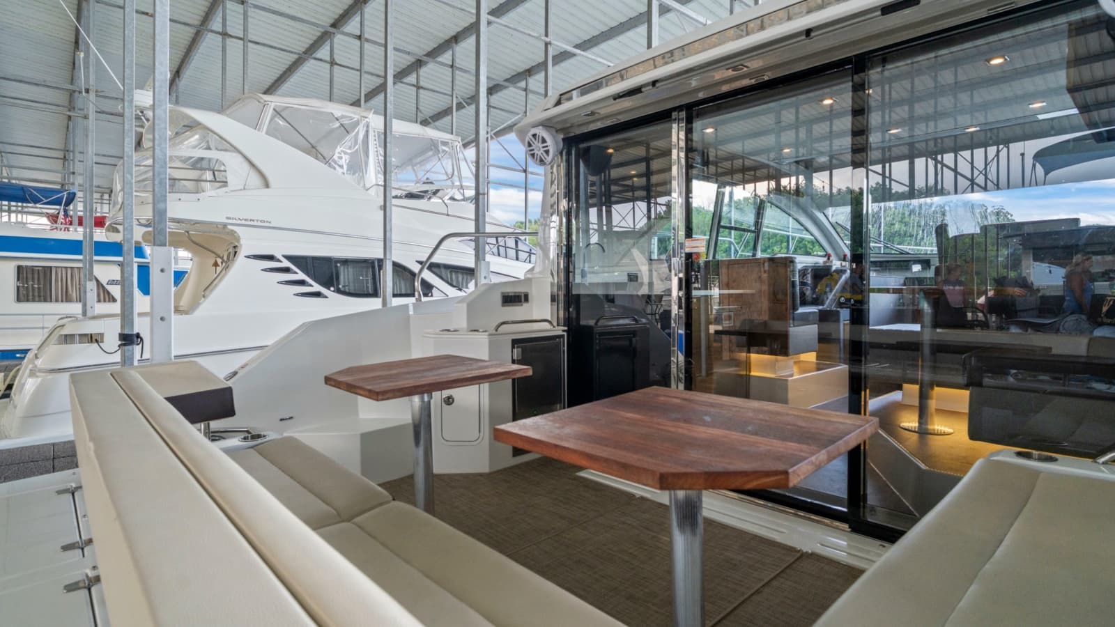 2019 Cruisers Yachts 42 Cantius - Photo 25