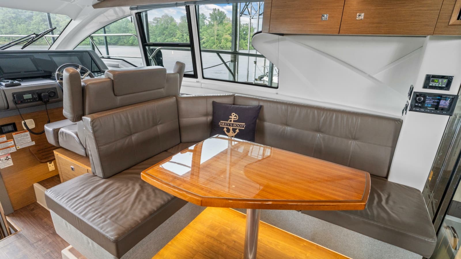 2019 Cruisers Yachts 42 Cantius - Photo 31