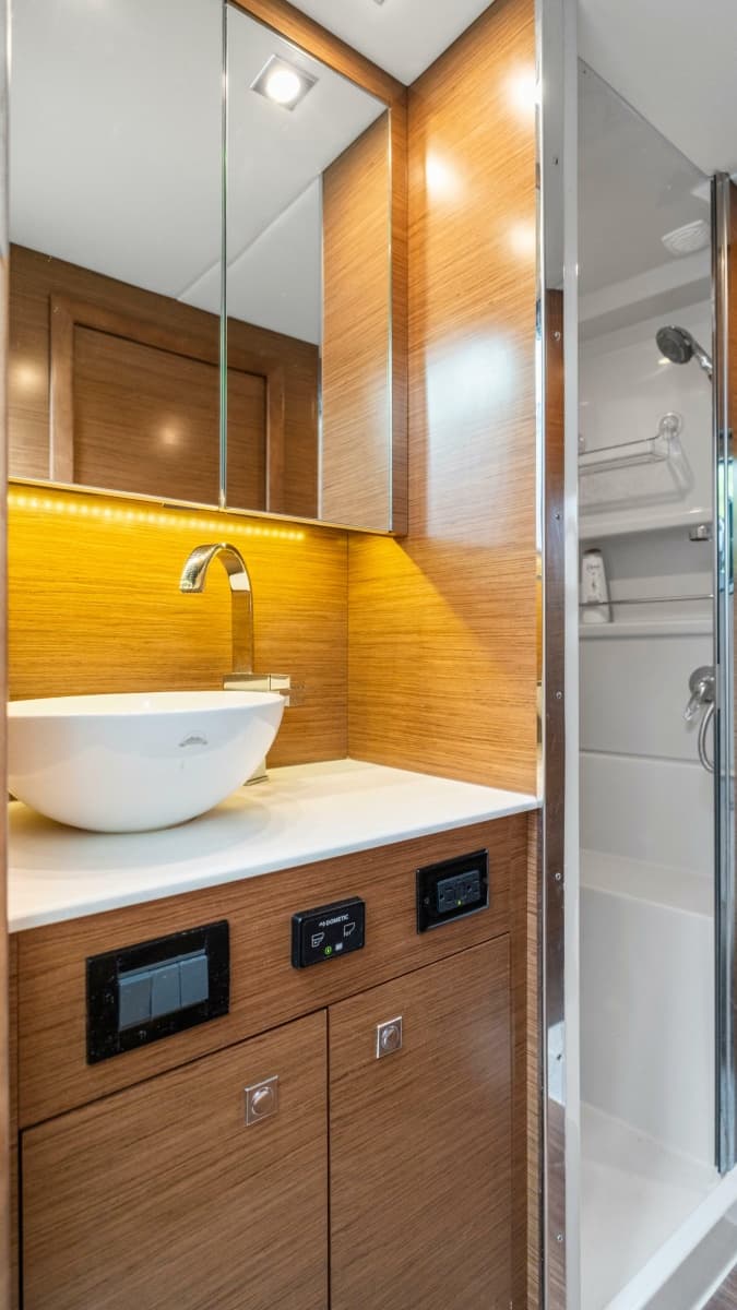 2019 Cruisers Yachts 42 Cantius - Photo 46