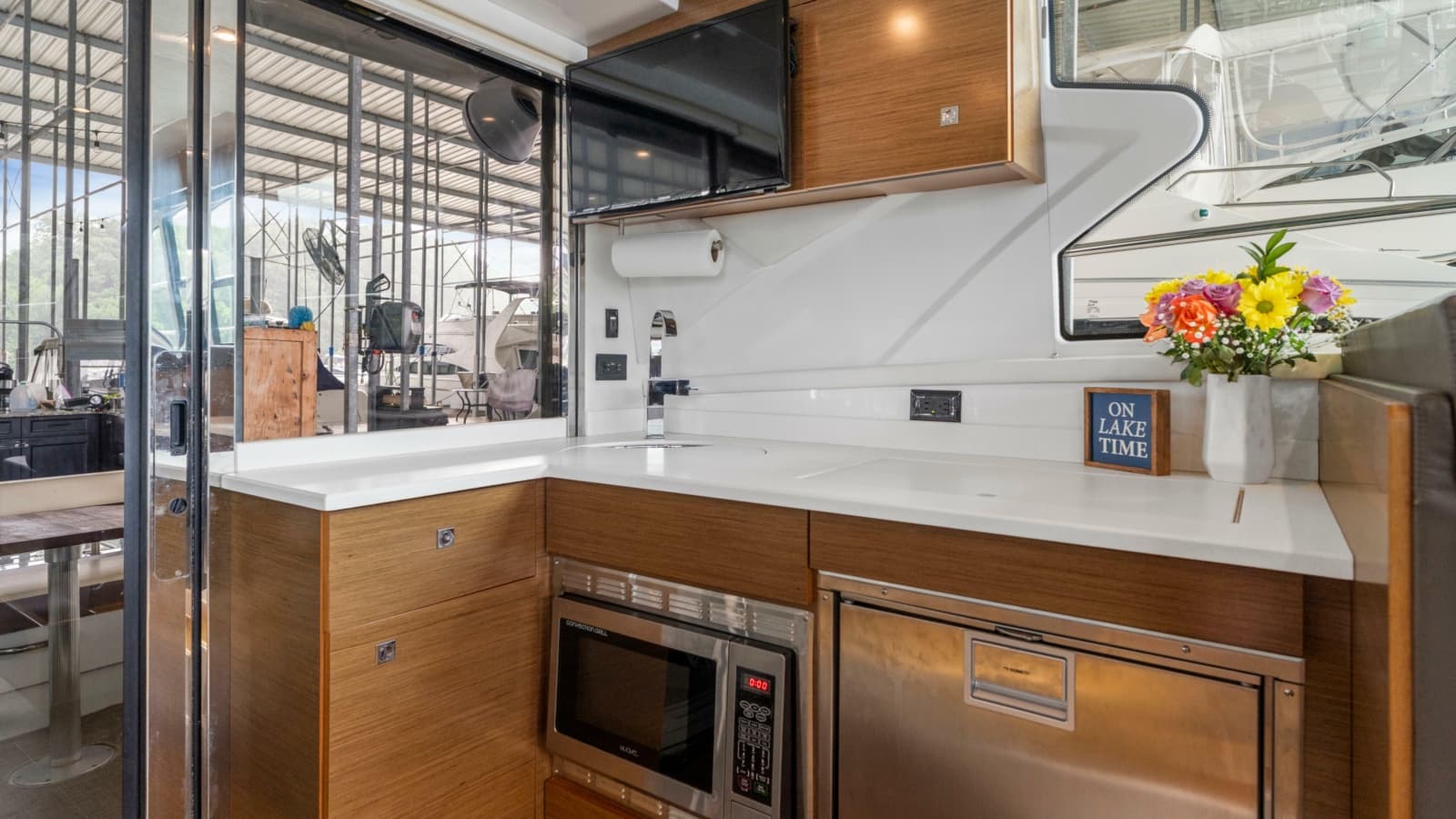 2019 Cruisers Yachts 42 Cantius - Photo 27