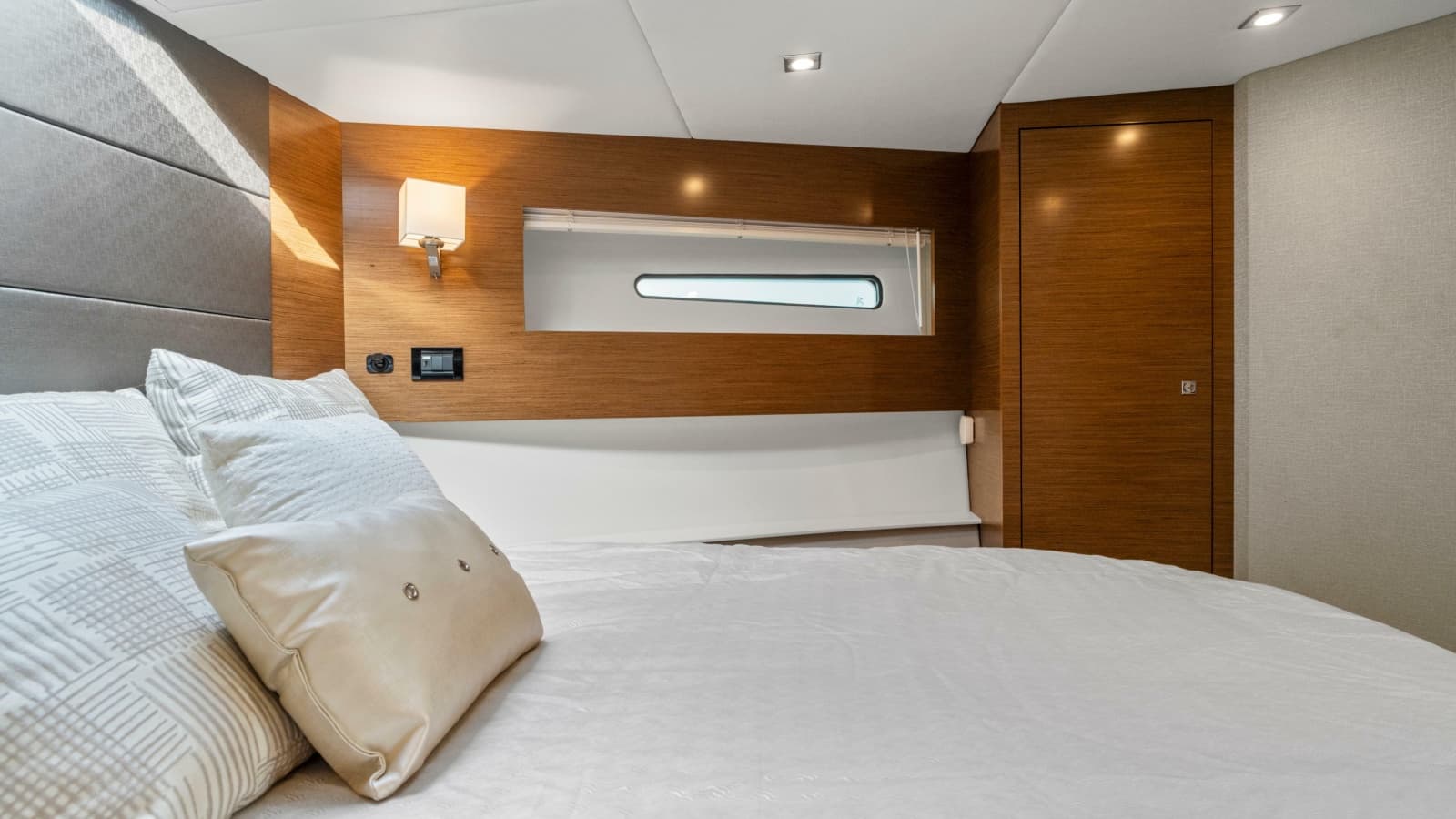 2019 Cruisers Yachts 42 Cantius - Photo 41