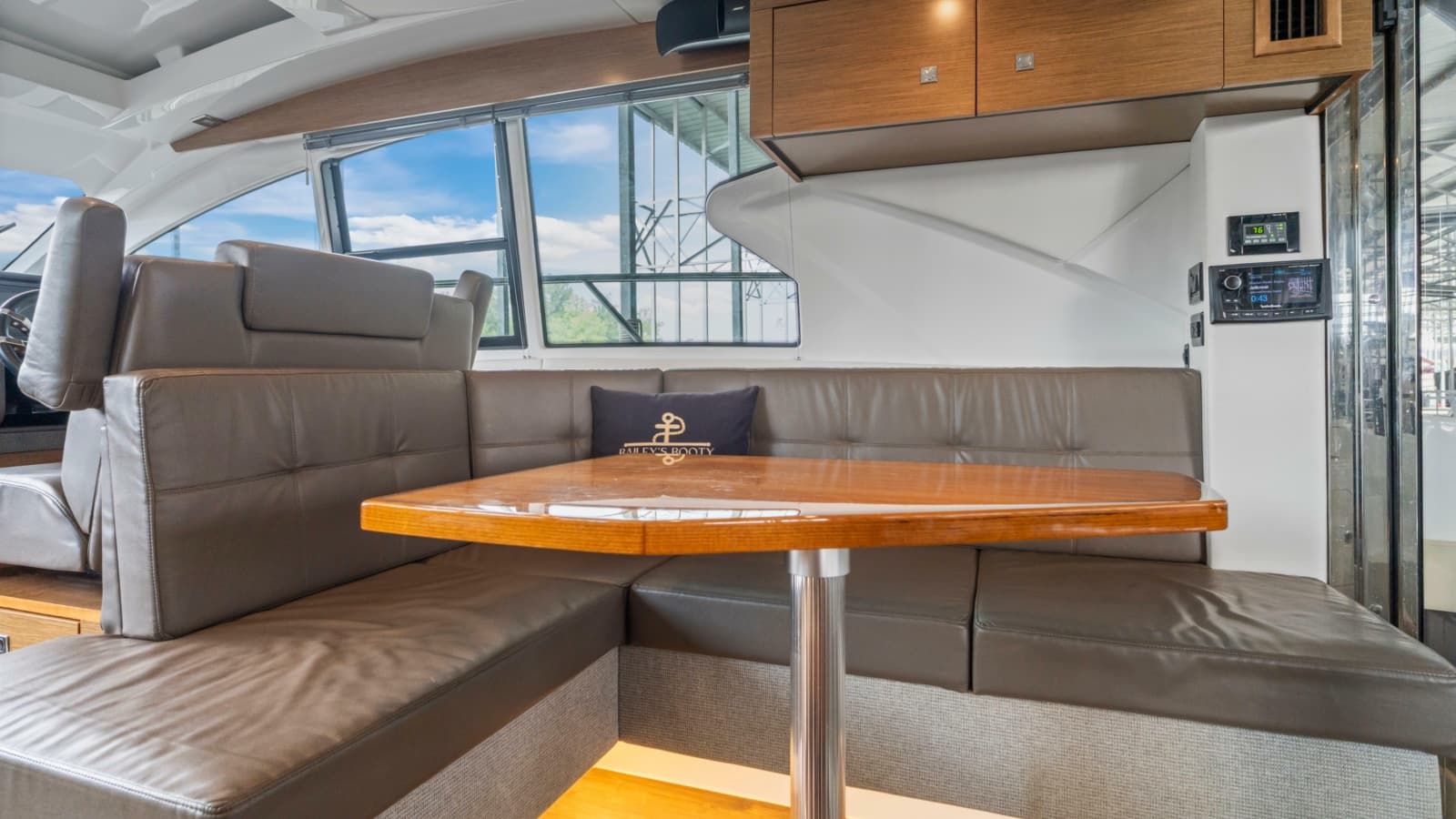 2019 Cruisers Yachts 42 Cantius - Photo 32