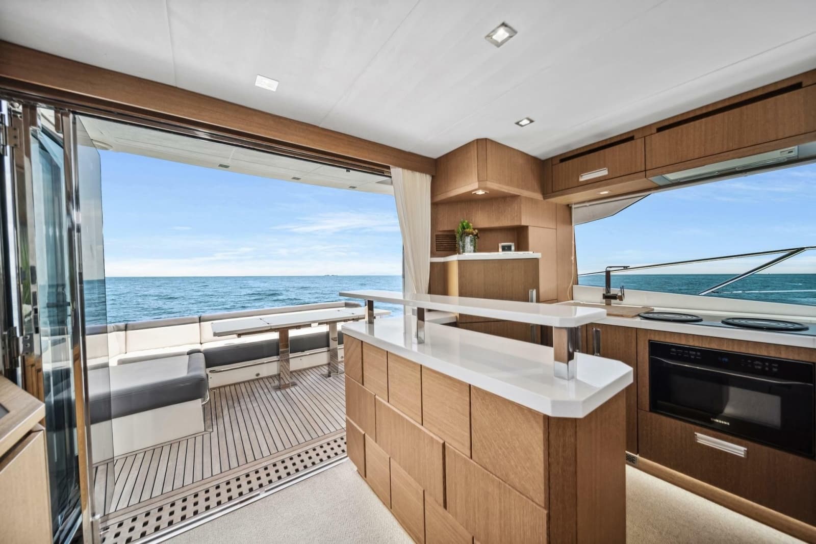 2019 Galeon 560 Sky - Photo 19