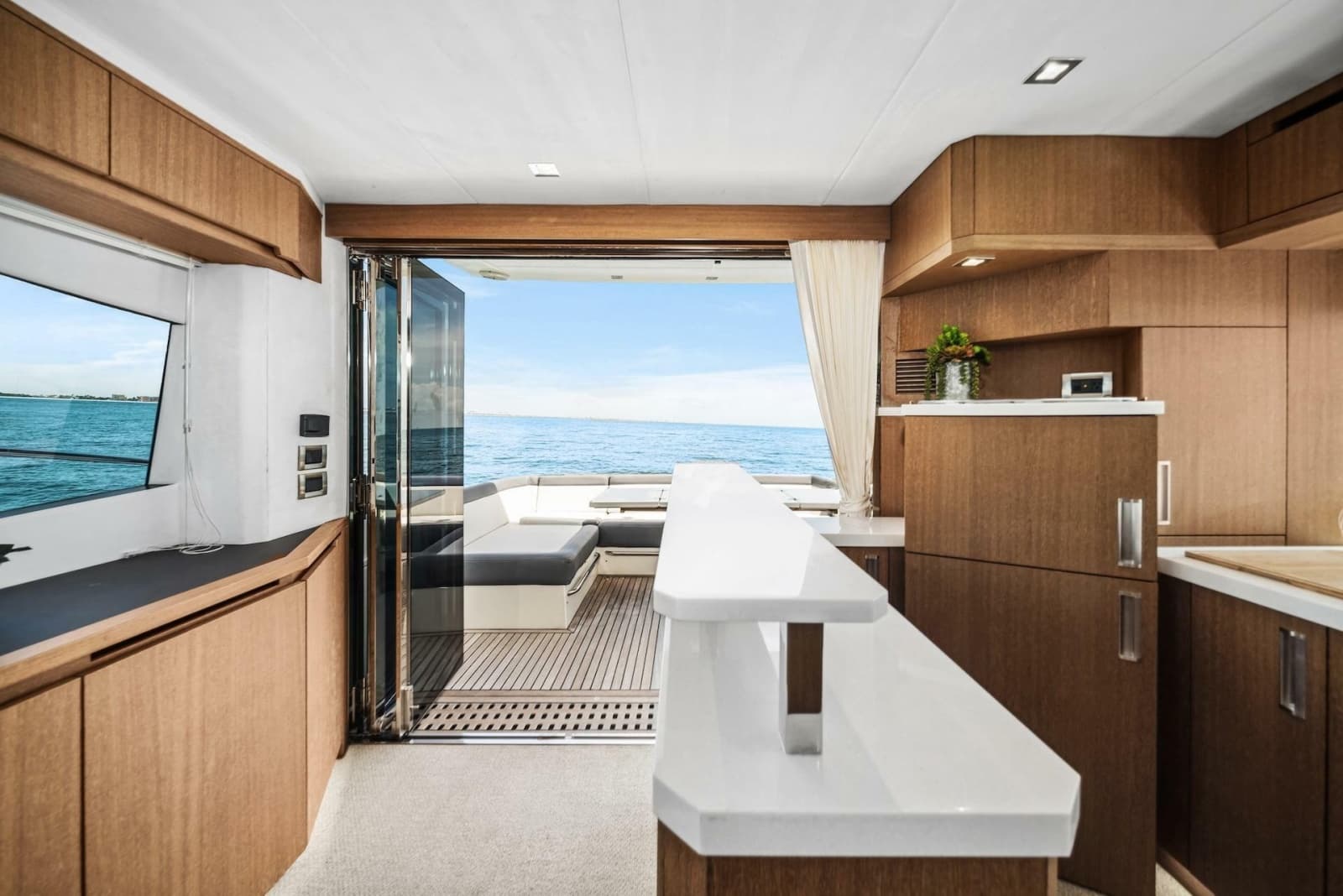 2019 Galeon 560 Sky - Photo 5