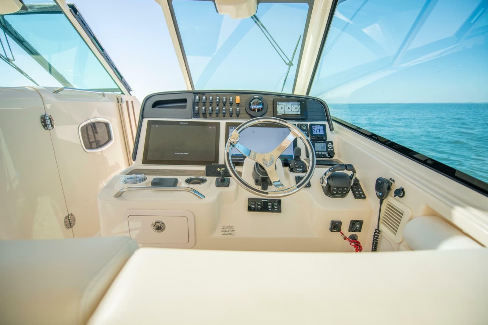 2019 Grady-White Freedom 375 - Photo 26