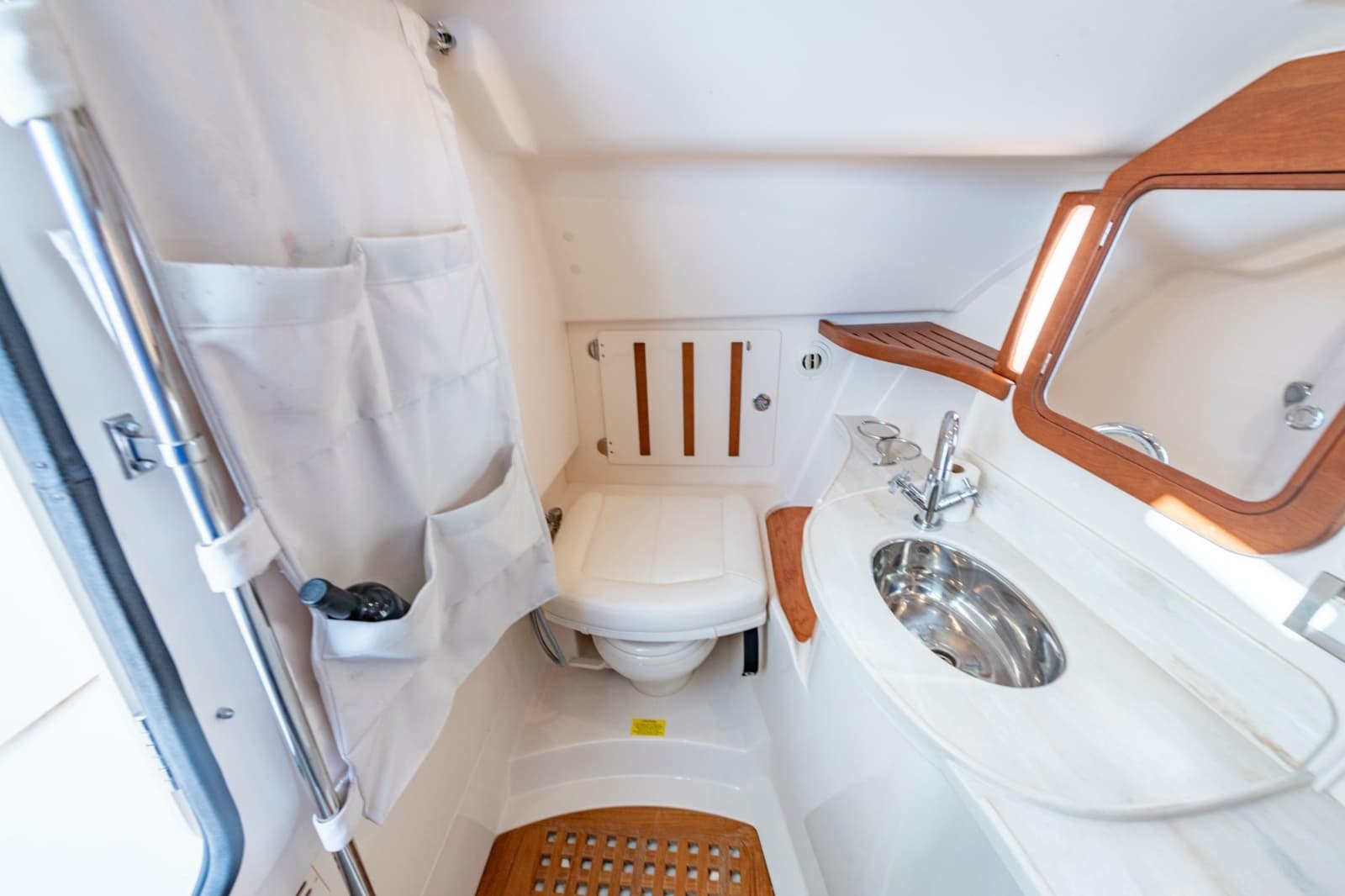 2019 Grady-White Freedom 375 - Photo 33