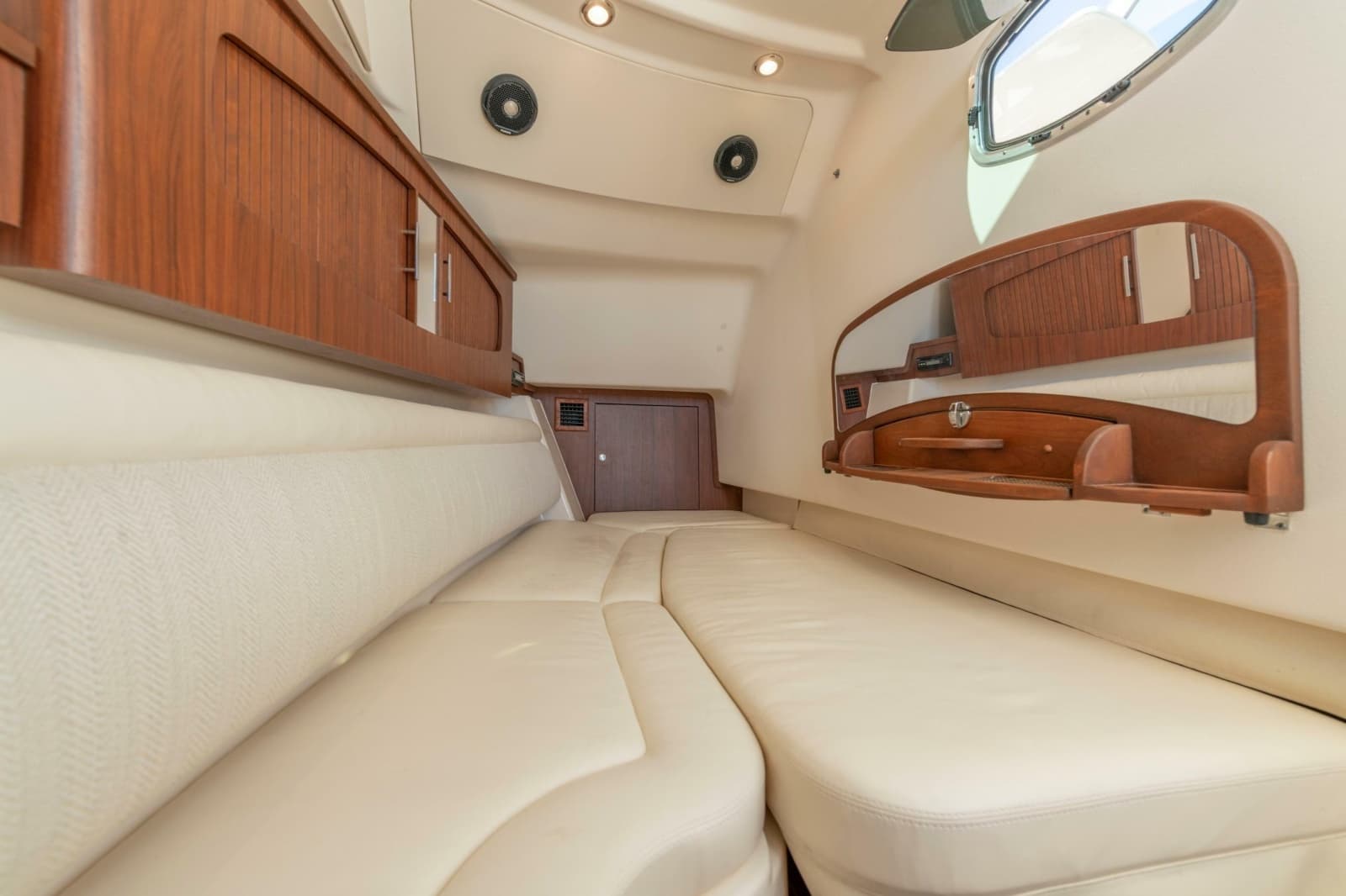 2019 Grady-White Freedom 375 - Photo 37