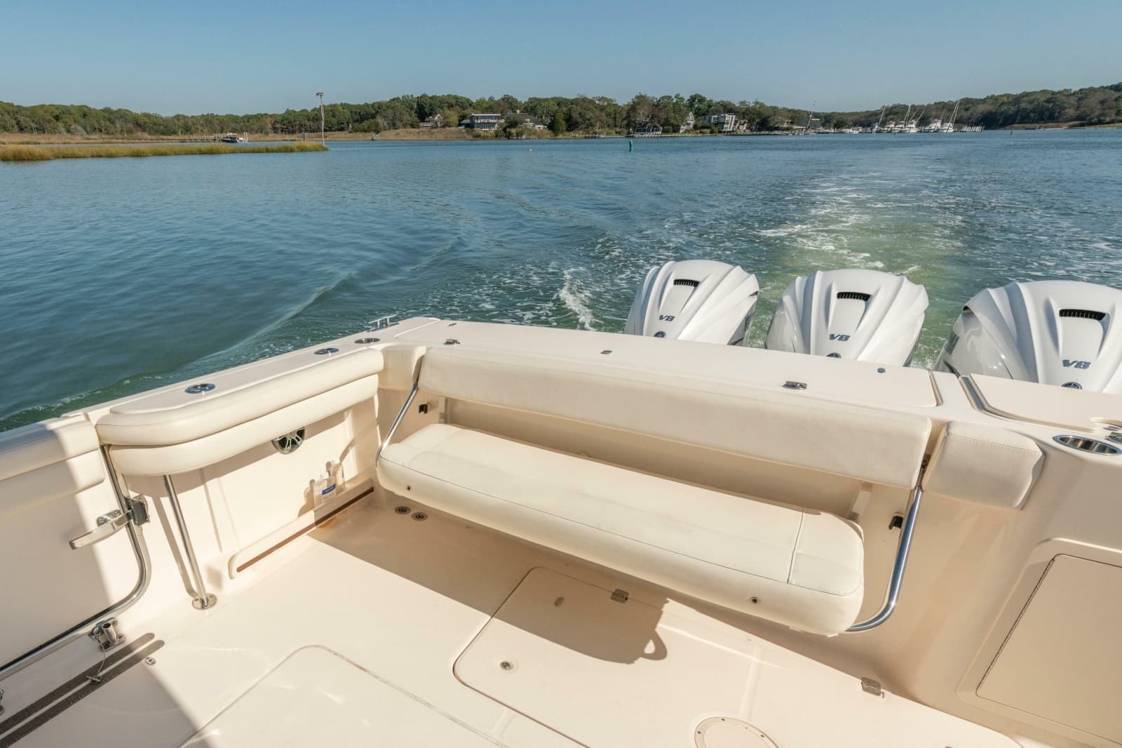 2019 Grady-White Freedom 375 - Photo 13