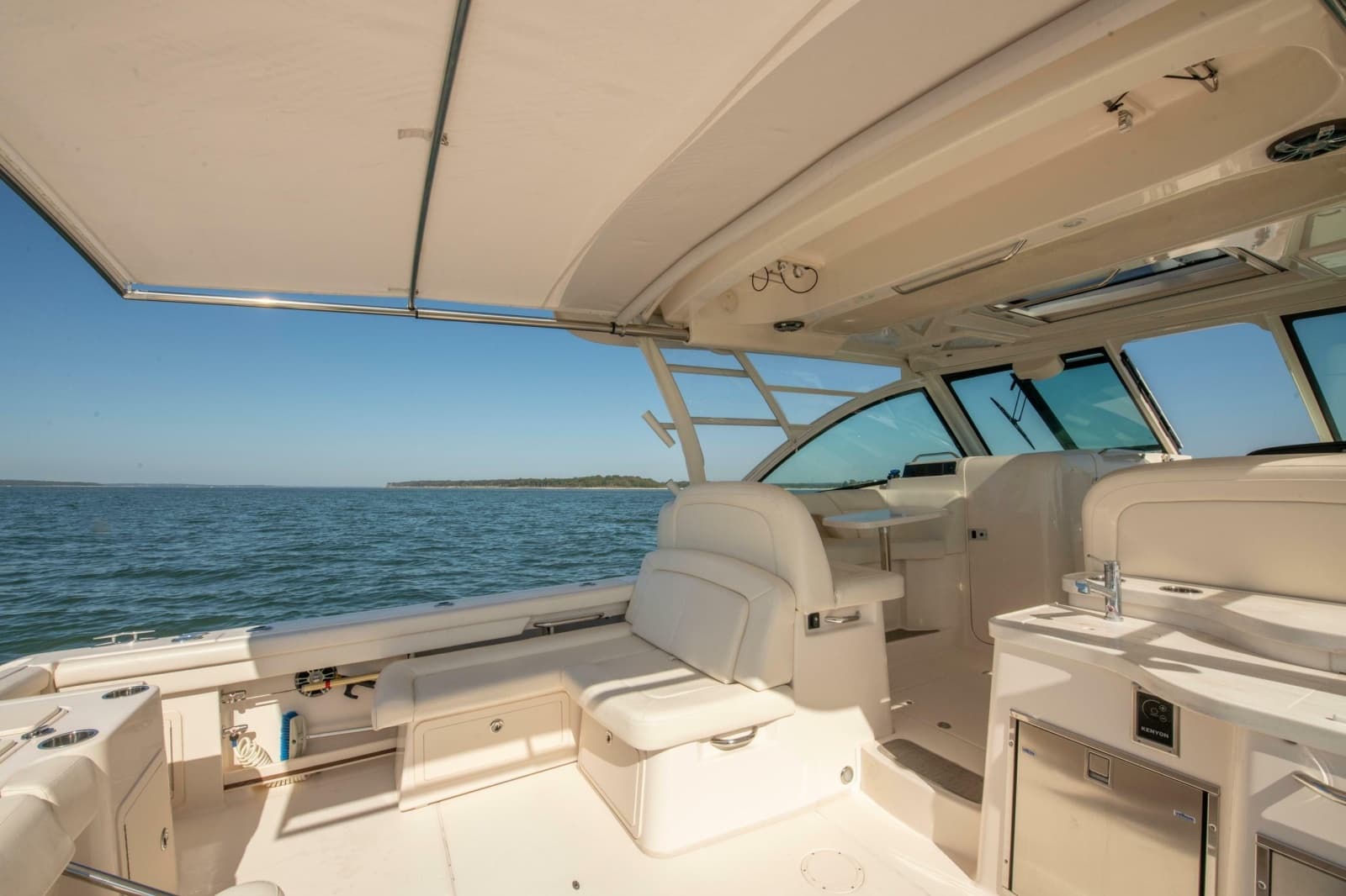 2019 Grady-White Freedom 375 - Photo 19