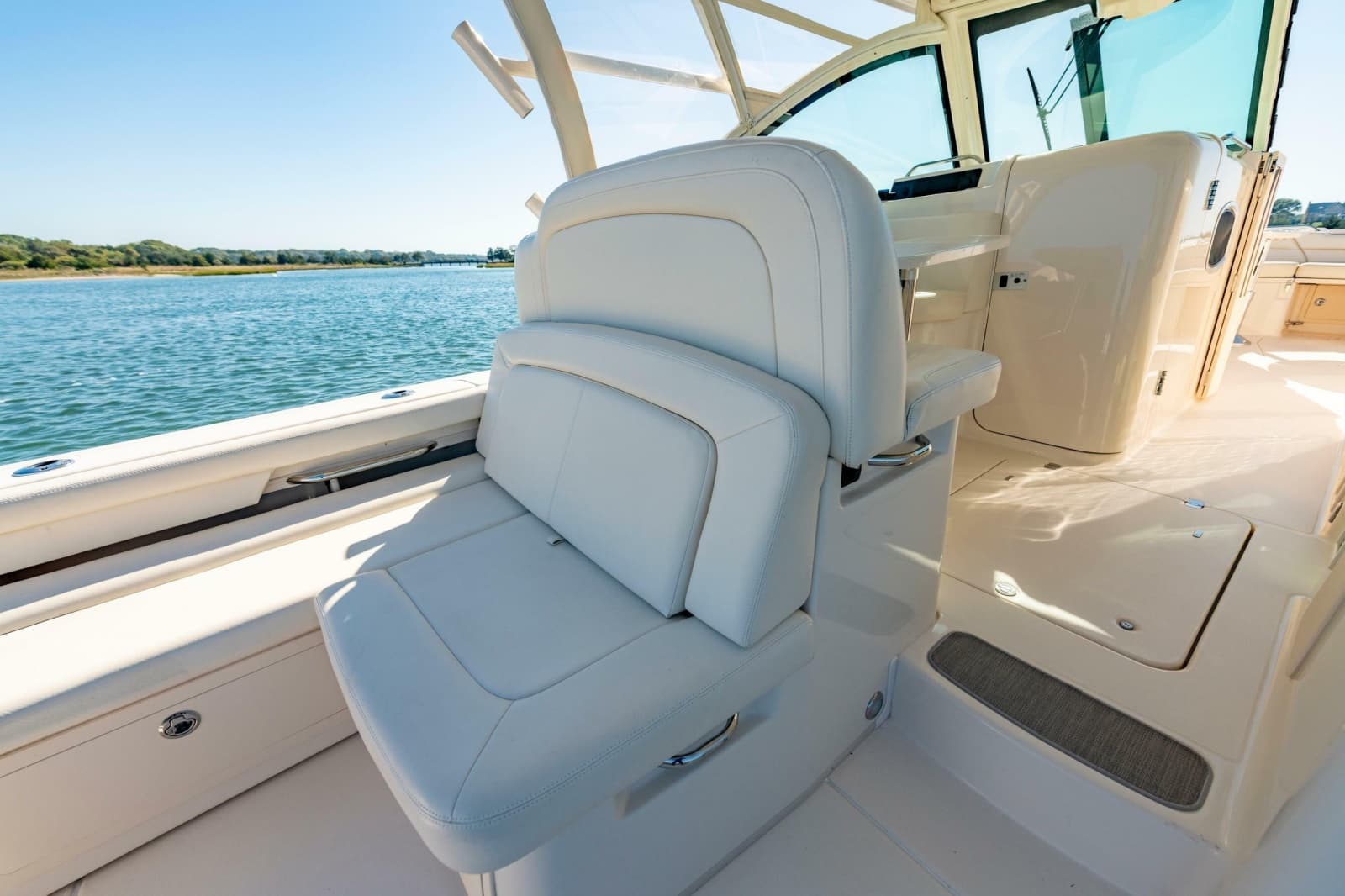 2019 Grady-White Freedom 375 - Photo 17