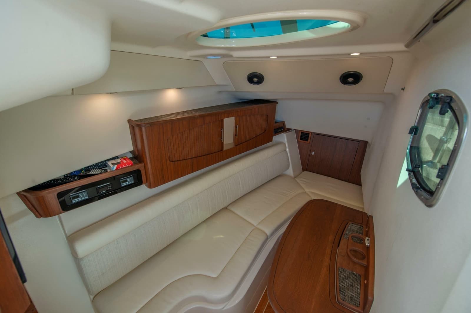 2019 Grady-White Freedom 375 - Photo 35