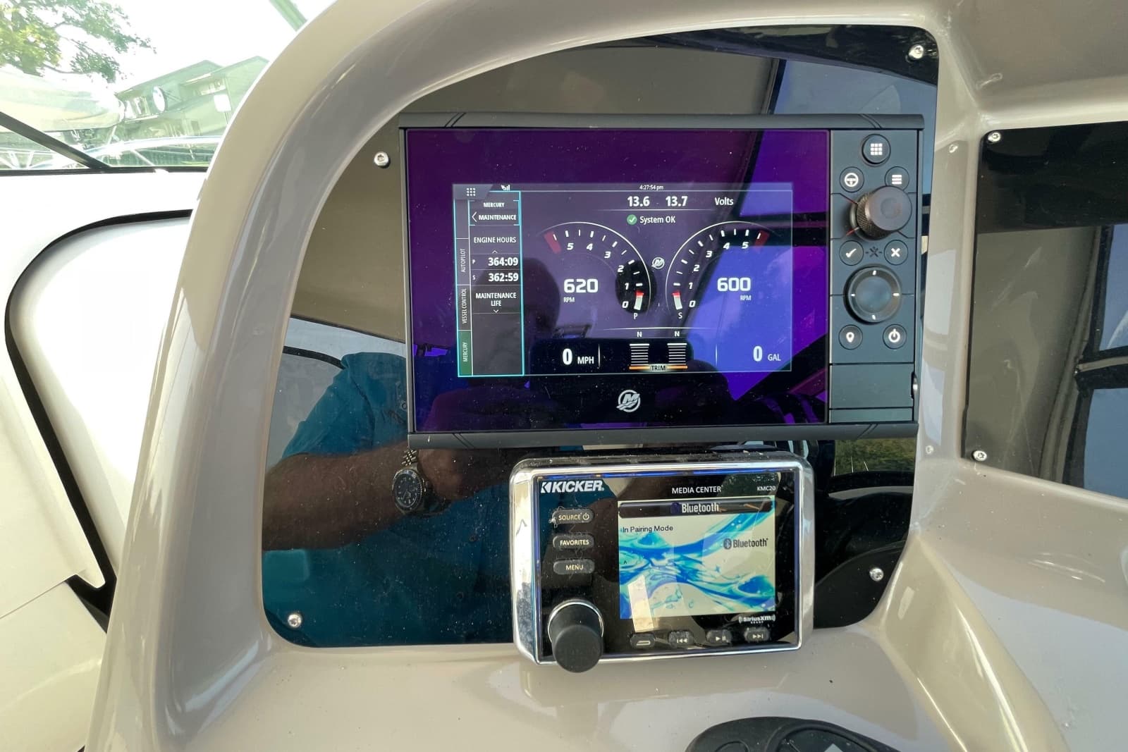 2019 Rinker EX 370 - Photo 19