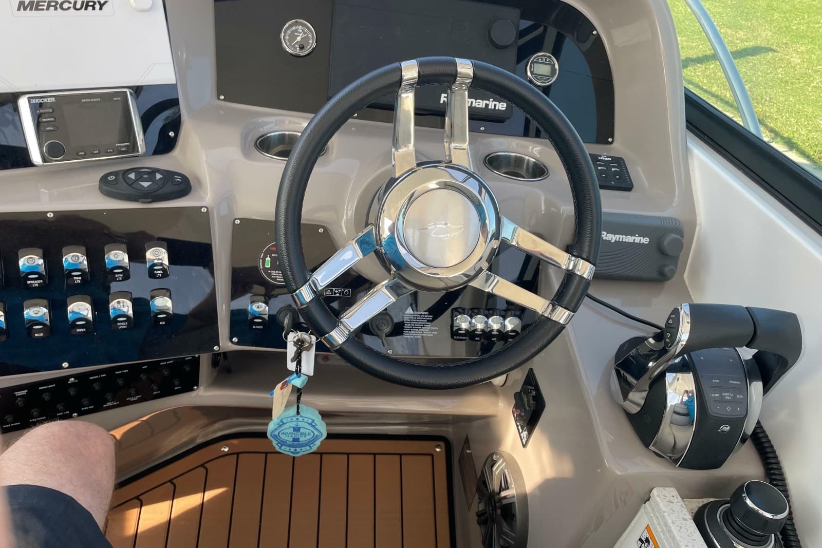 2019 Rinker EX 370 - Photo 18