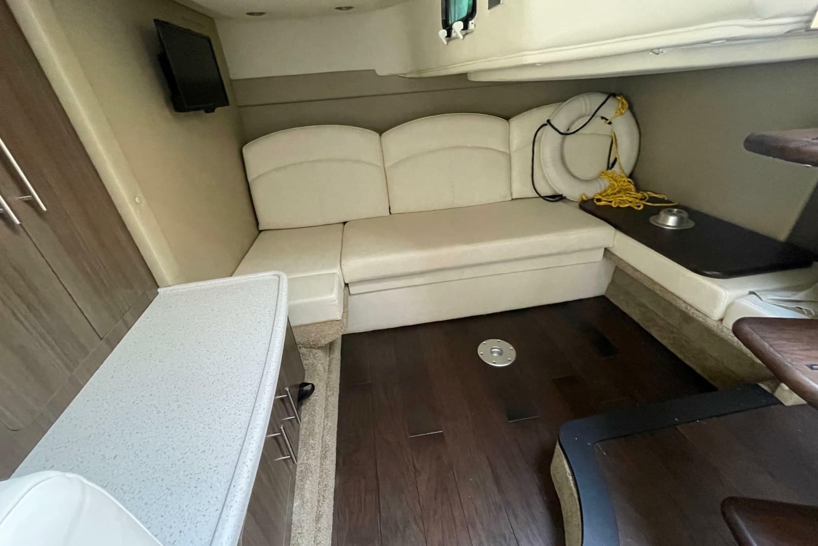 2019 Rinker EX 370 - Photo 26