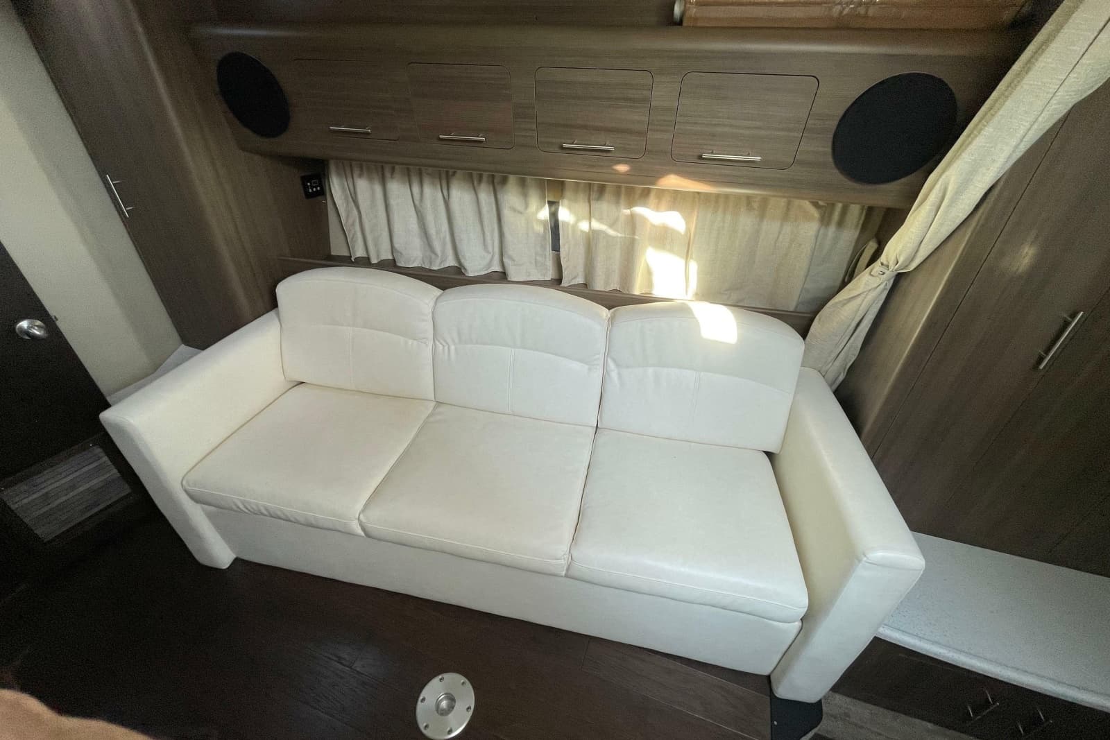 2019 Rinker EX 370 - Photo 25