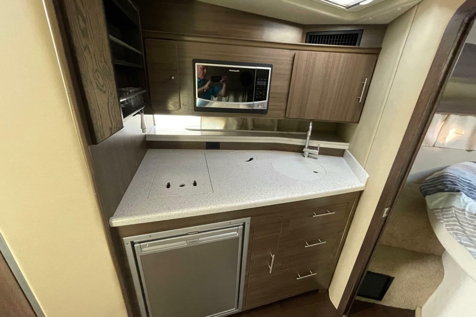 2019 Rinker EX 370 - Photo 29