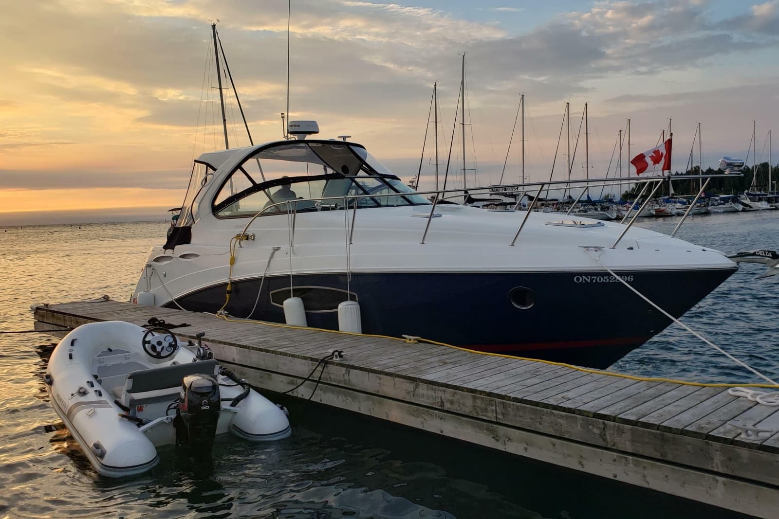 2019 Rinker EX 370 - Photo 1