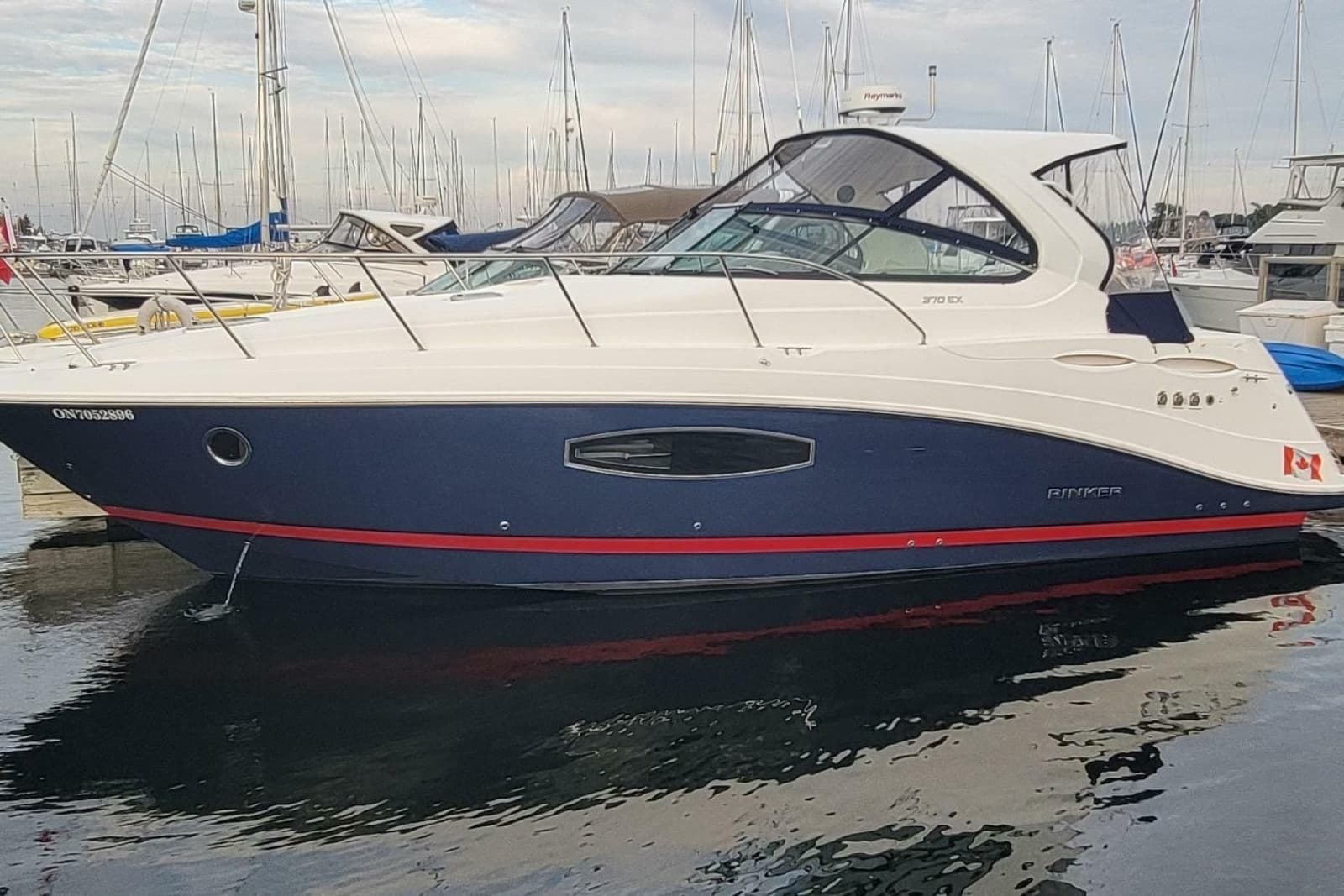 2019 Rinker EX 370 - Photo 2