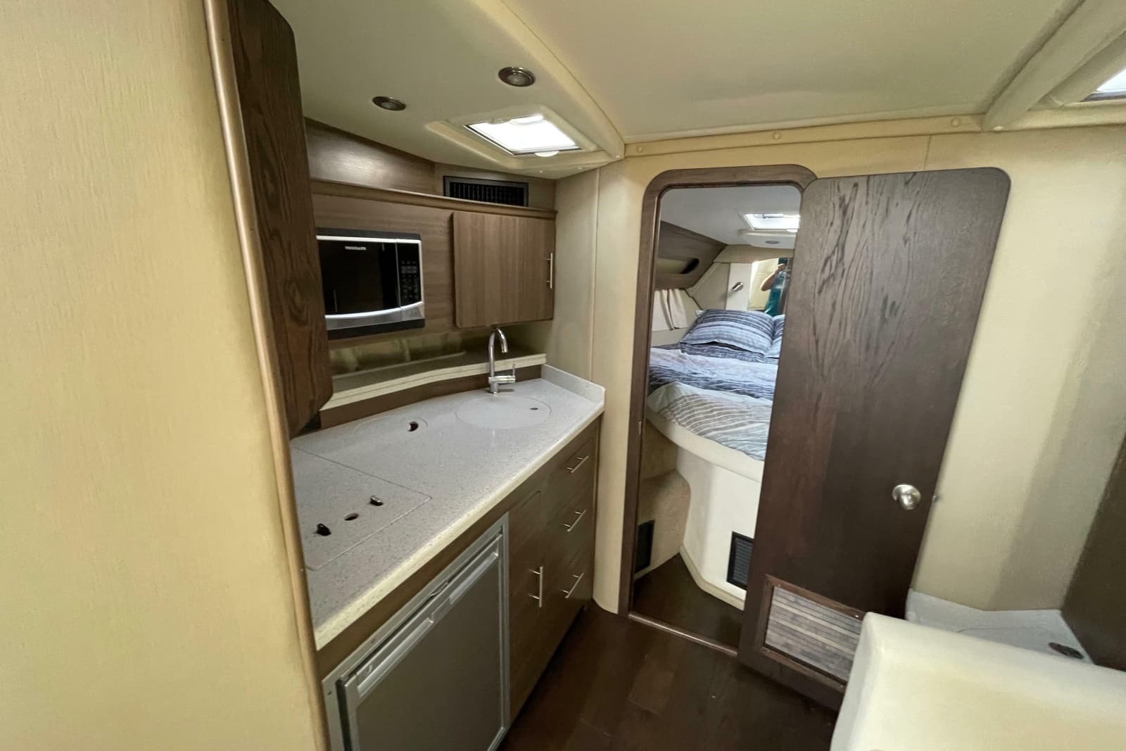 2019 Rinker EX 370 - Photo 27