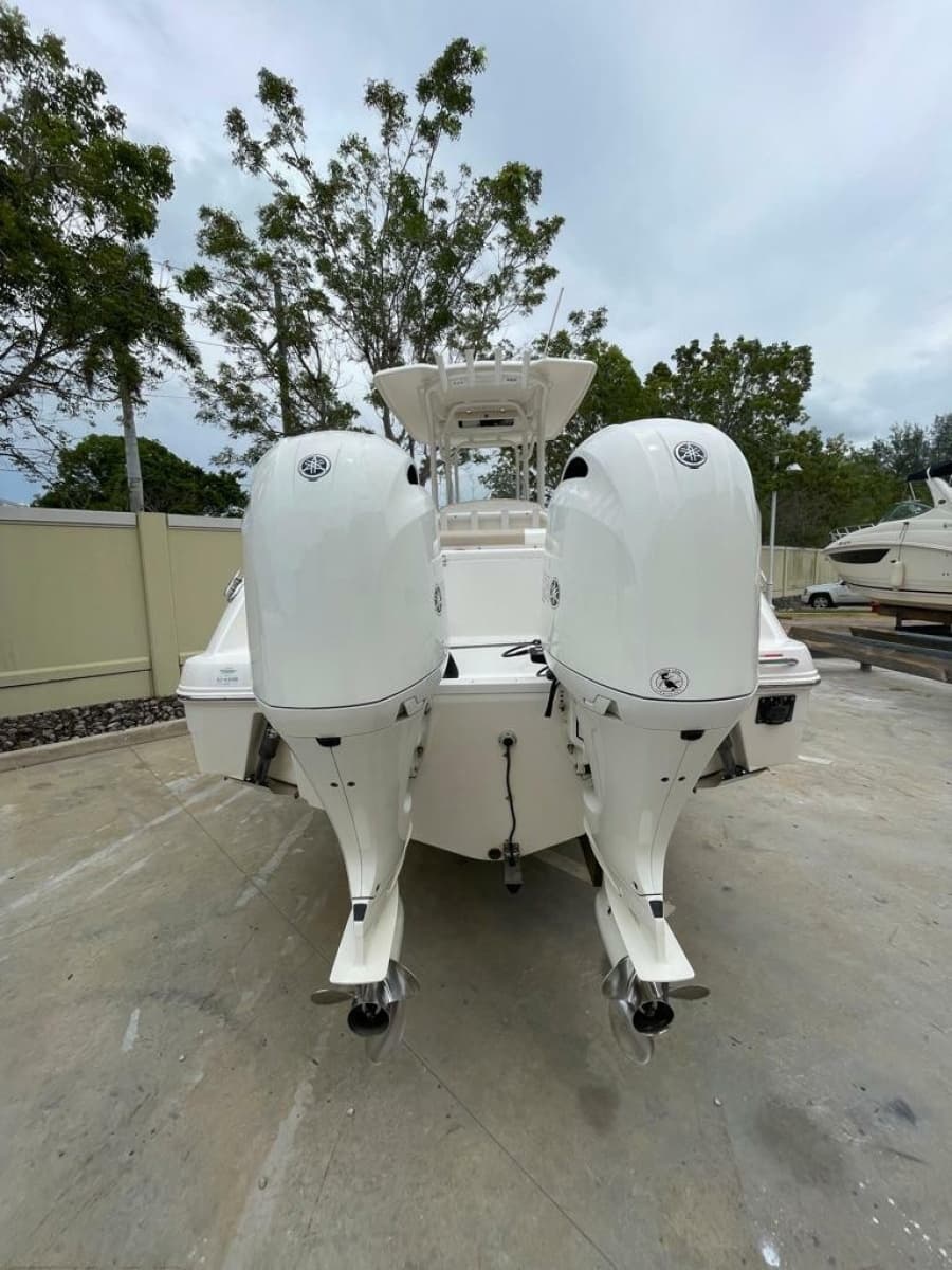 2019 Robalo R242 Center Console - Photo 7