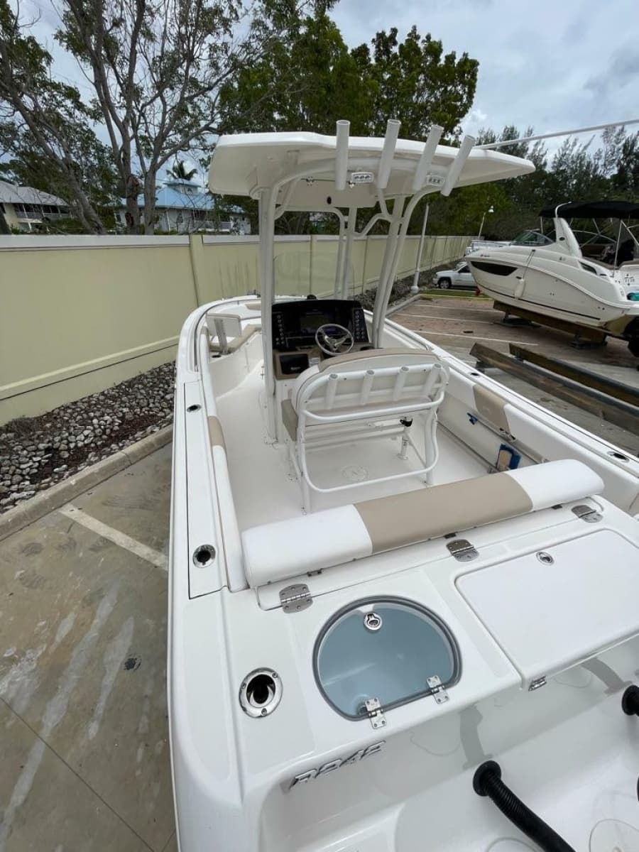 2019 Robalo R242 Center Console - Photo 16