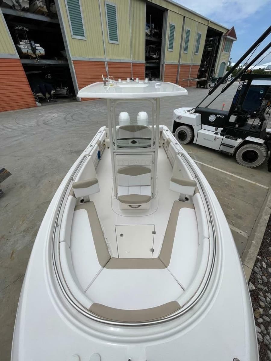 2019 Robalo R242 Center Console - Photo 21