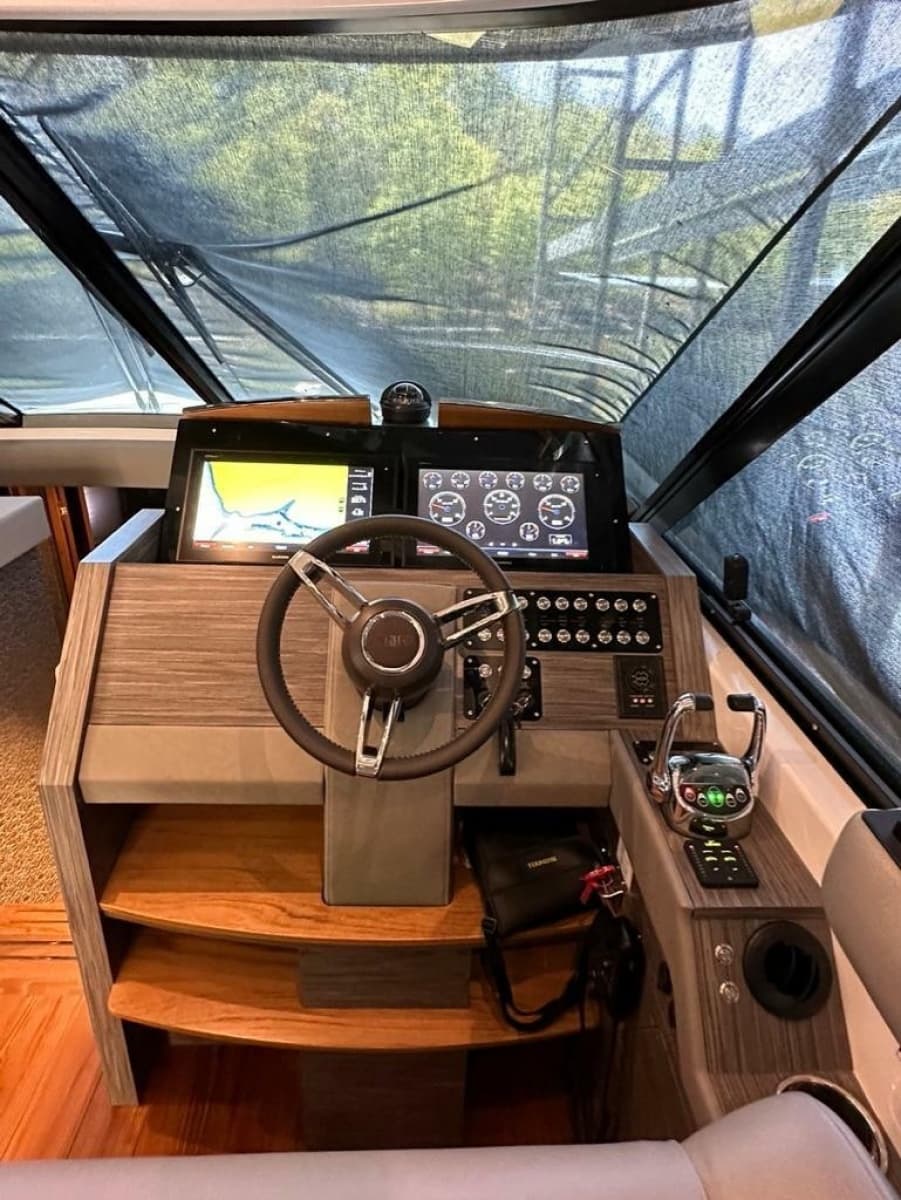 2019 Tiara Yachts C53 Coupe - Photo 12
