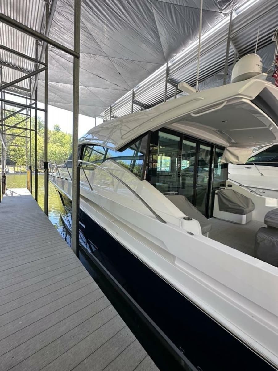 2019 Tiara Yachts C53 Coupe - Photo 23
