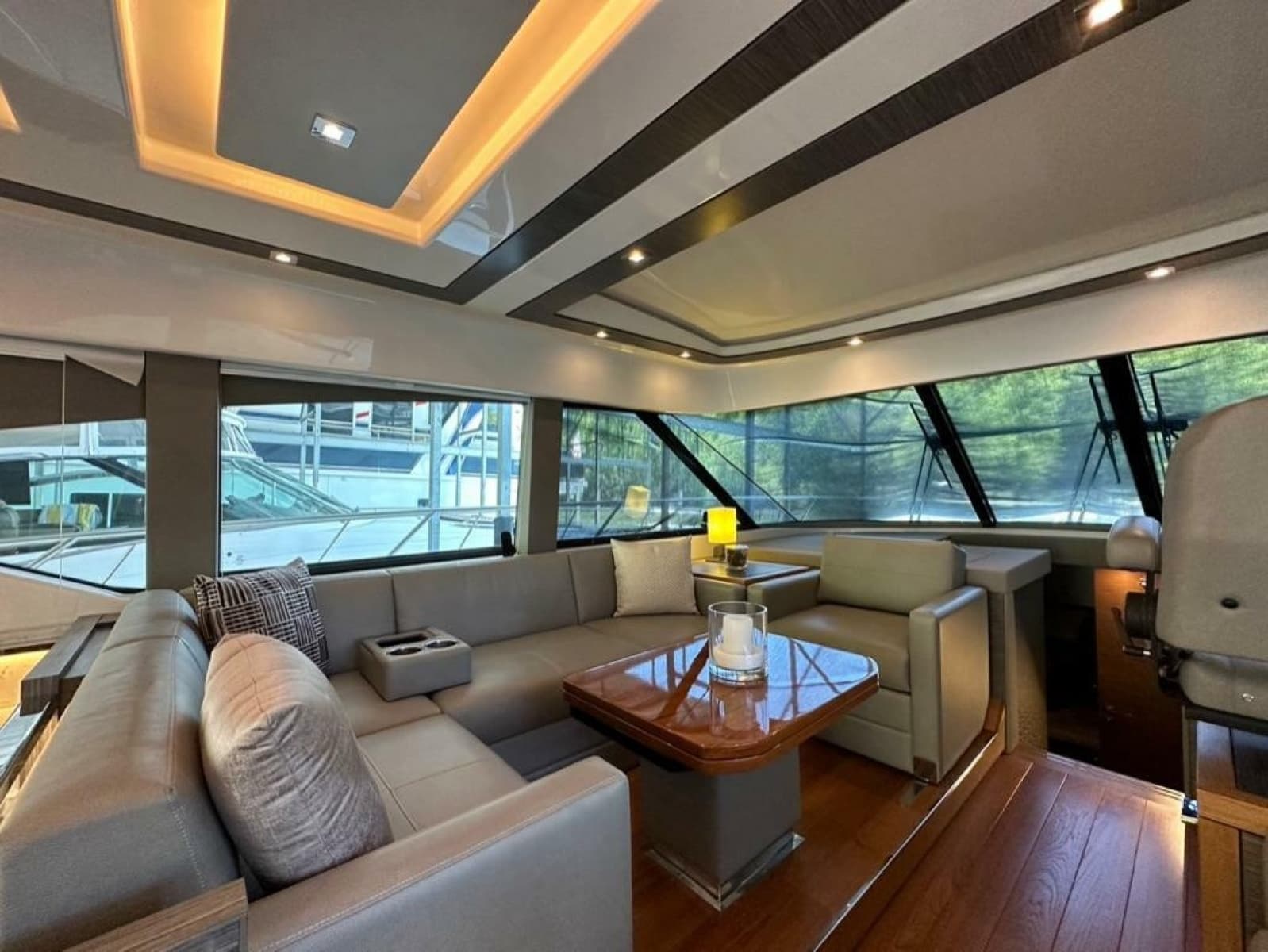 2019 Tiara Yachts C53 Coupe - Photo 5
