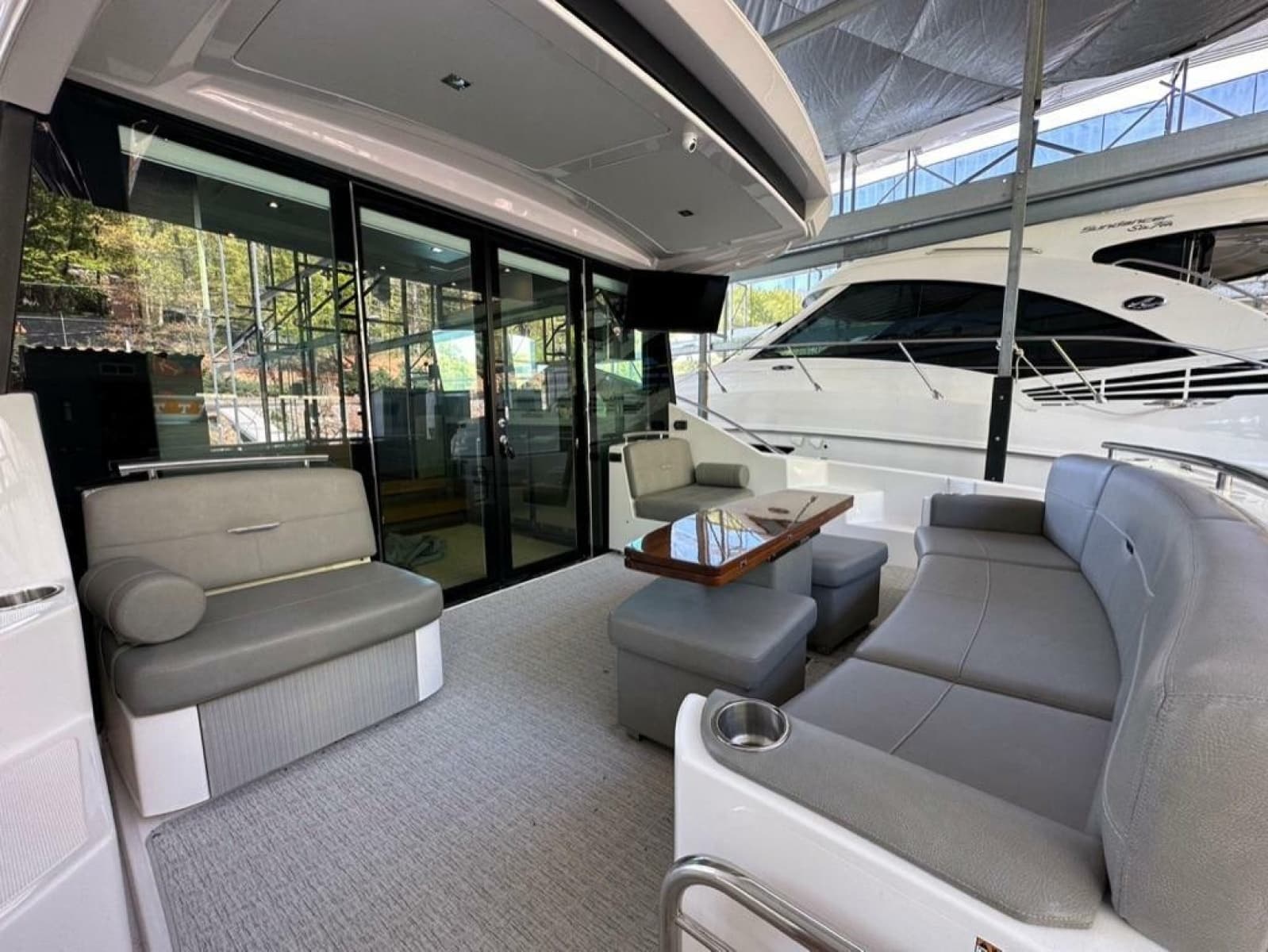 2019 Tiara Yachts C53 Coupe - Photo 25