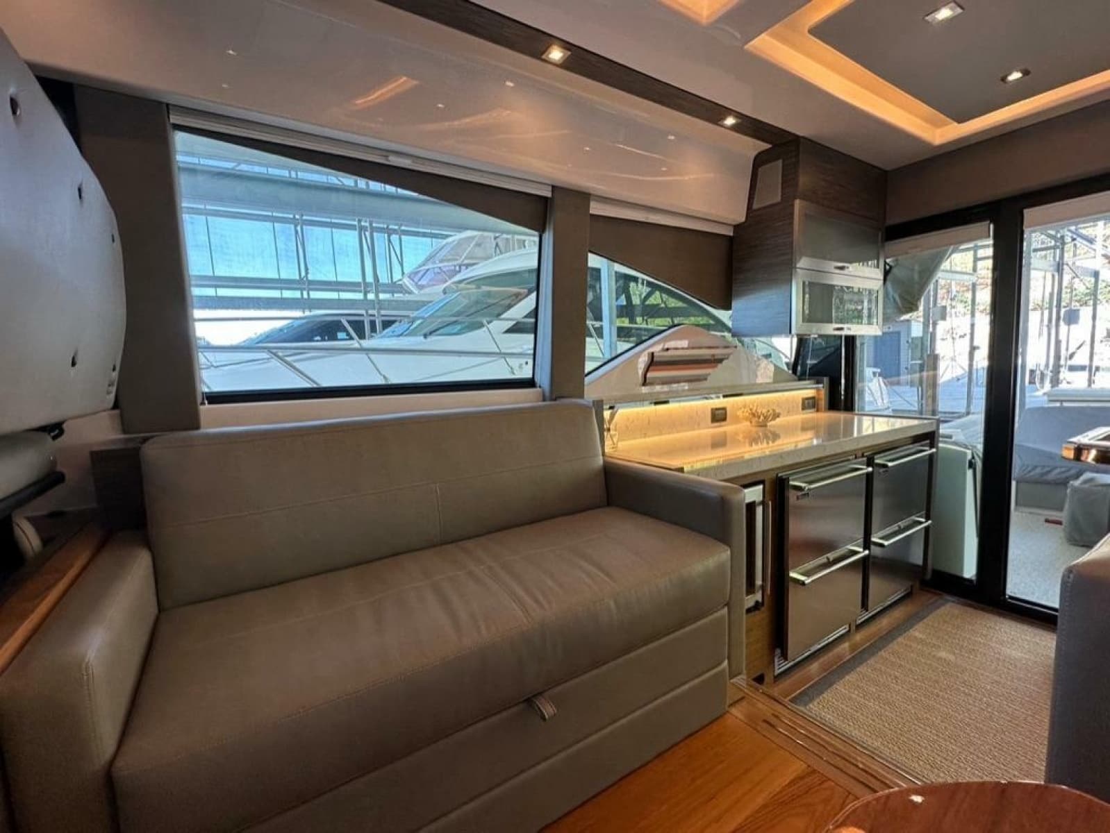 2019 Tiara Yachts C53 Coupe - Photo 7