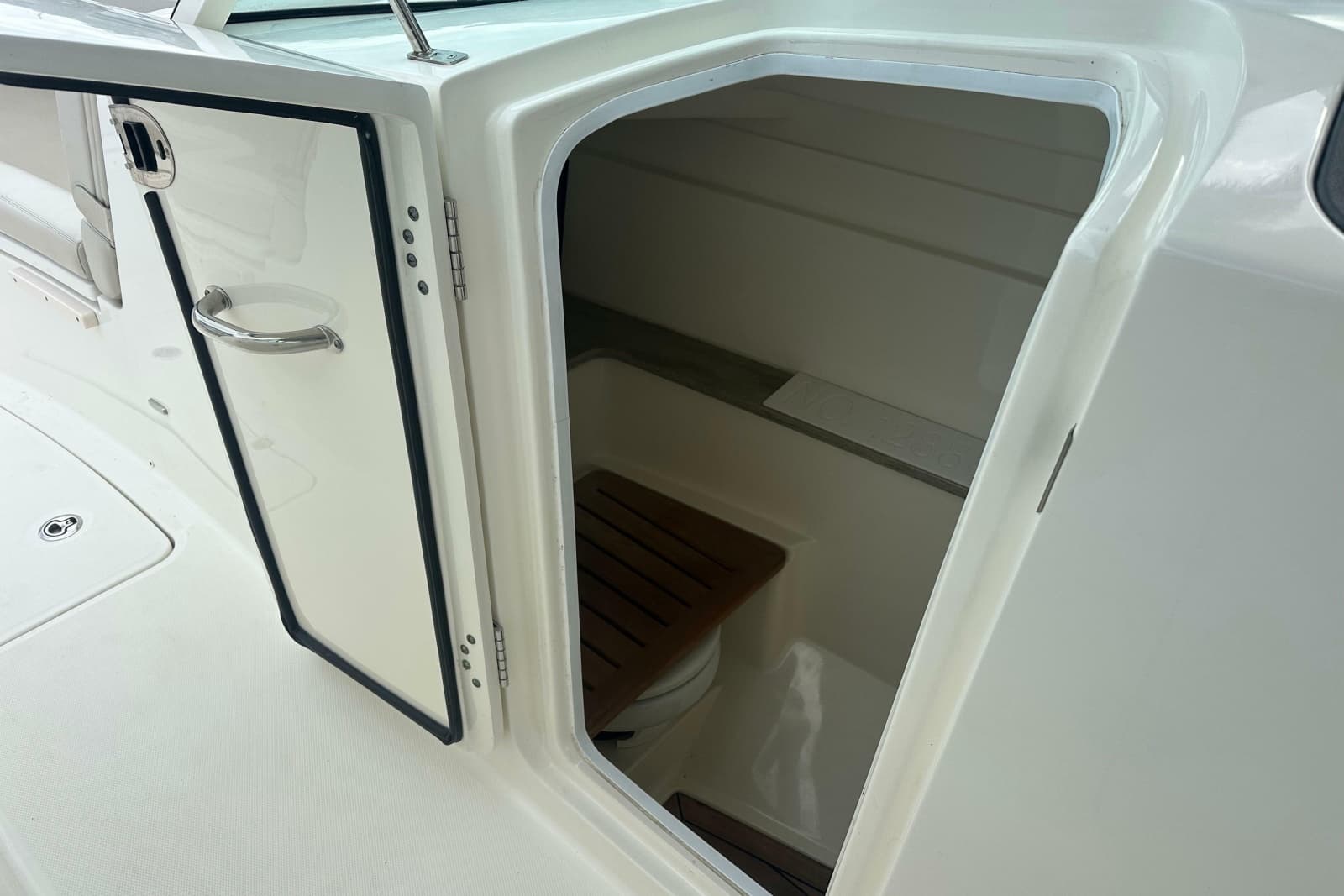 2018 Boston Whaler 320 Vantage - Photo 19