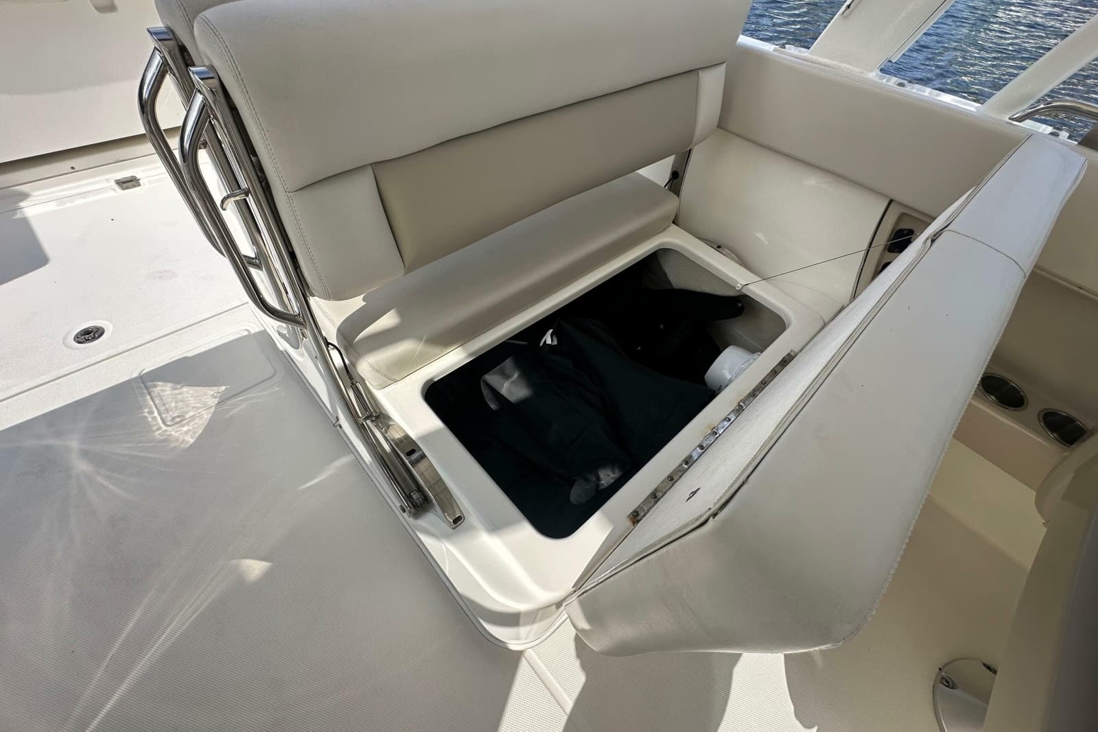 2018 Boston Whaler 320 Vantage - Photo 24