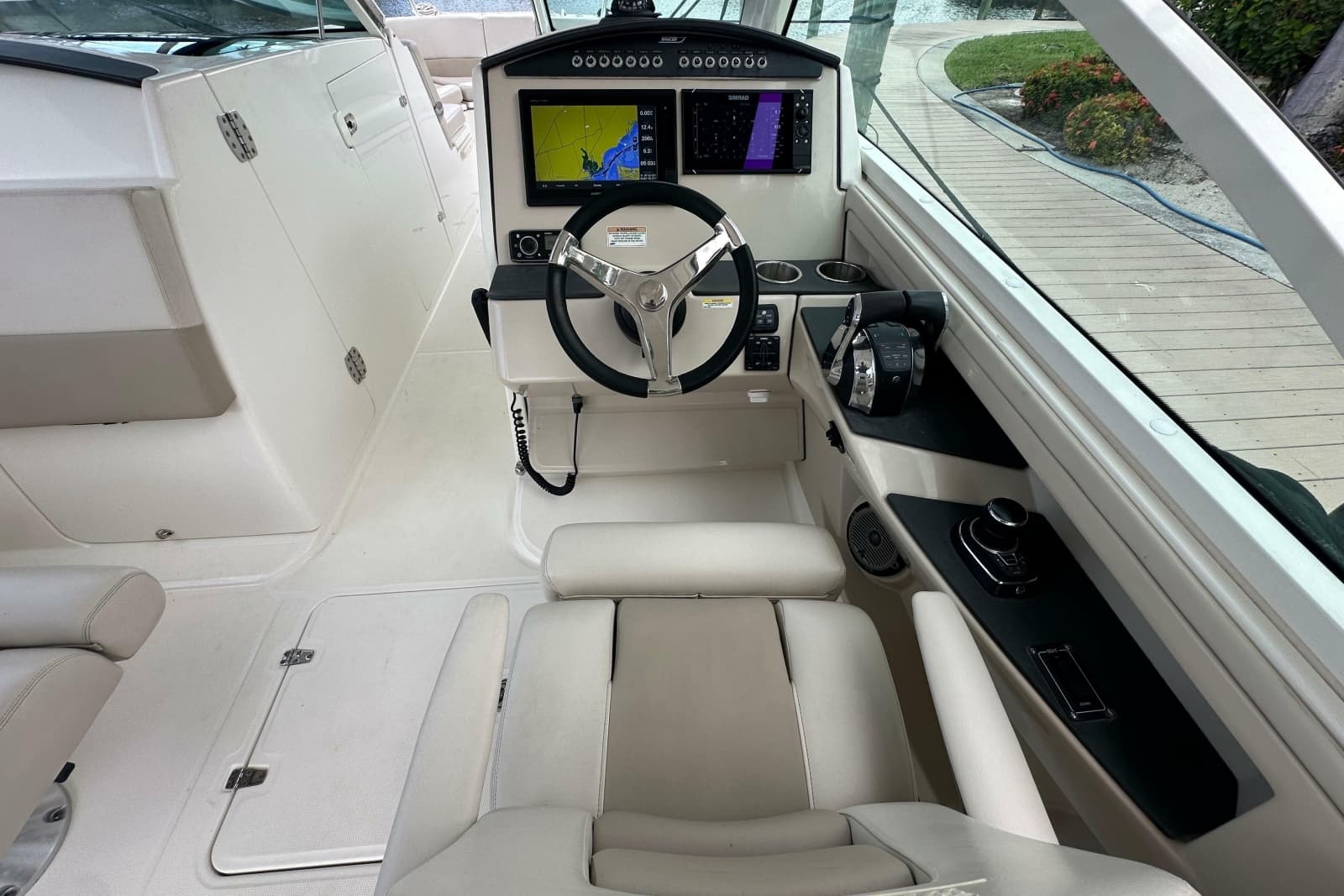 2018 Boston Whaler 320 Vantage - Photo 17