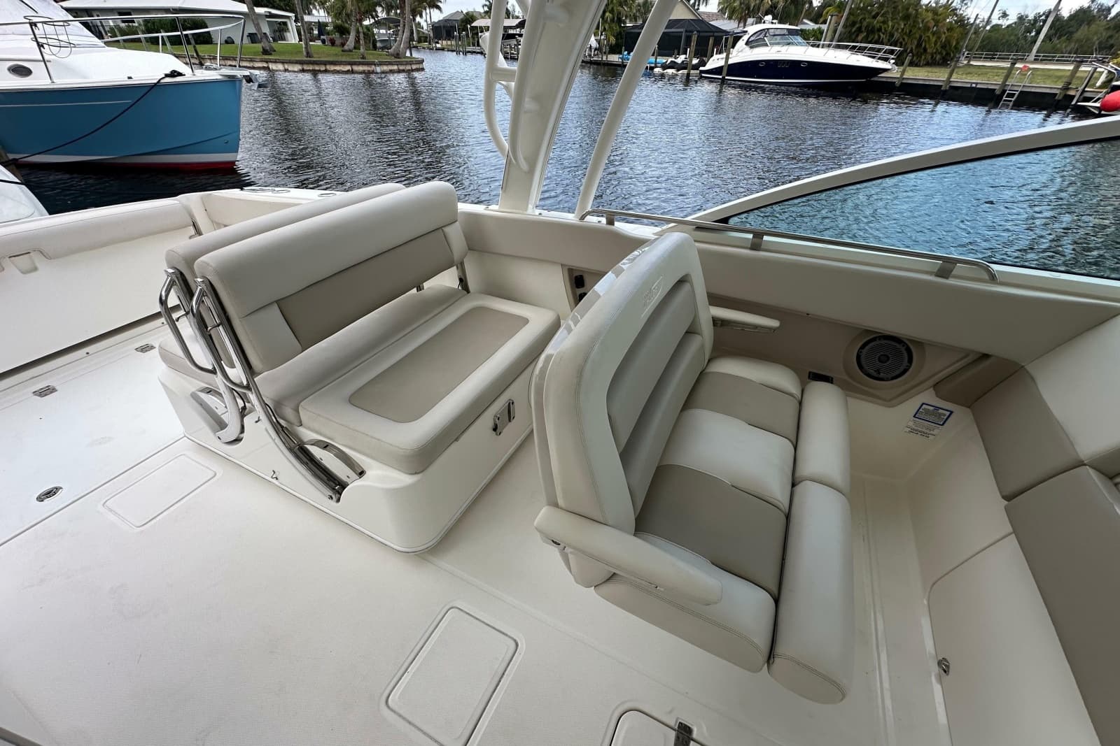 2018 Boston Whaler 320 Vantage - Photo 12