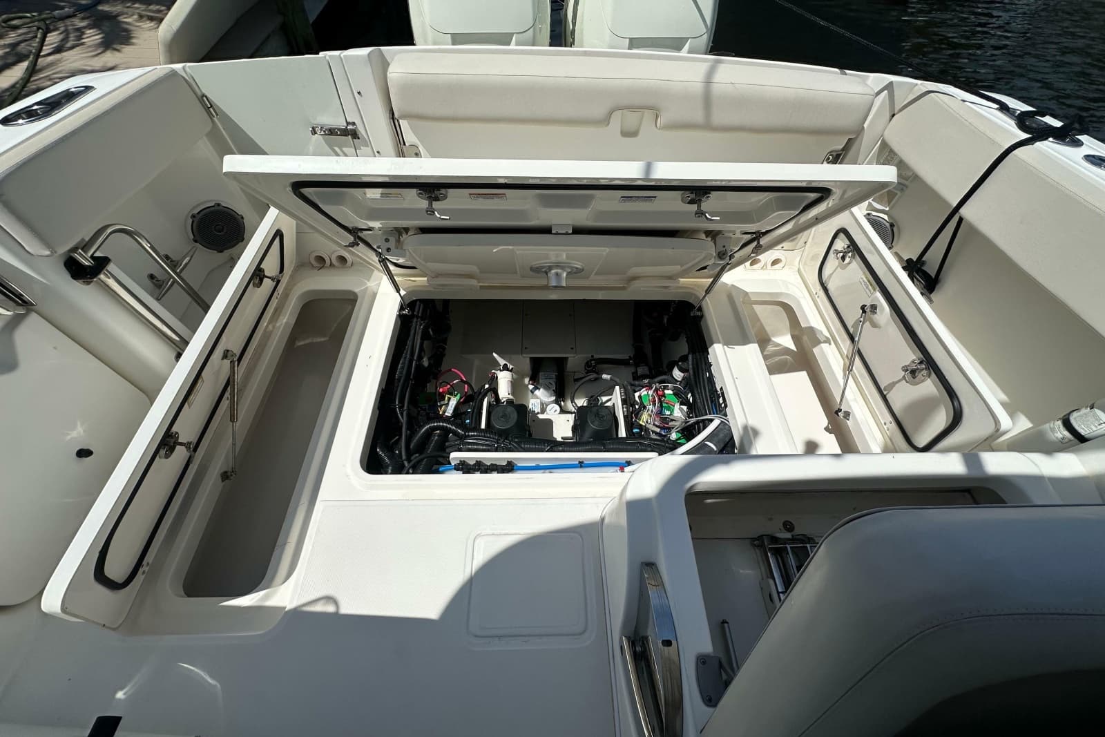 2018 Boston Whaler 320 Vantage - Photo 22