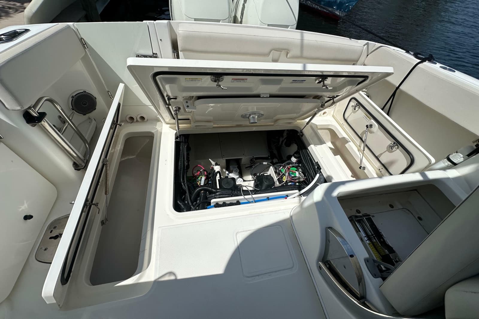 2018 Boston Whaler 320 Vantage - Photo 26