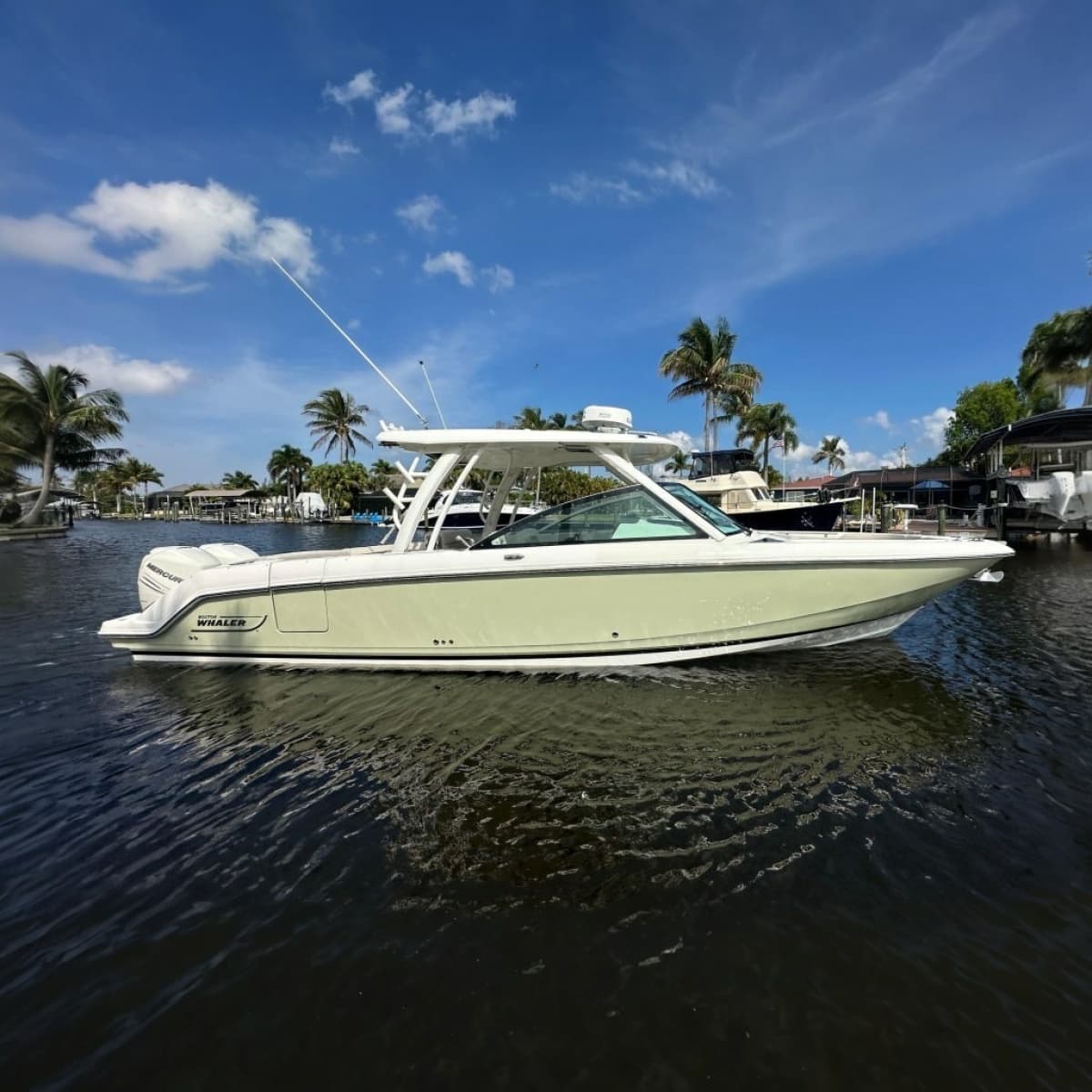 2018 Boston Whaler 320 Vantage - Photo 1