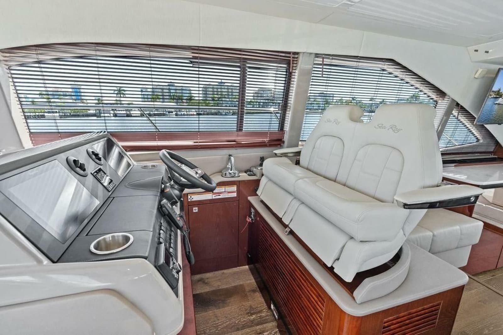 2018 Sea Ray Fly 460 - Photo 55