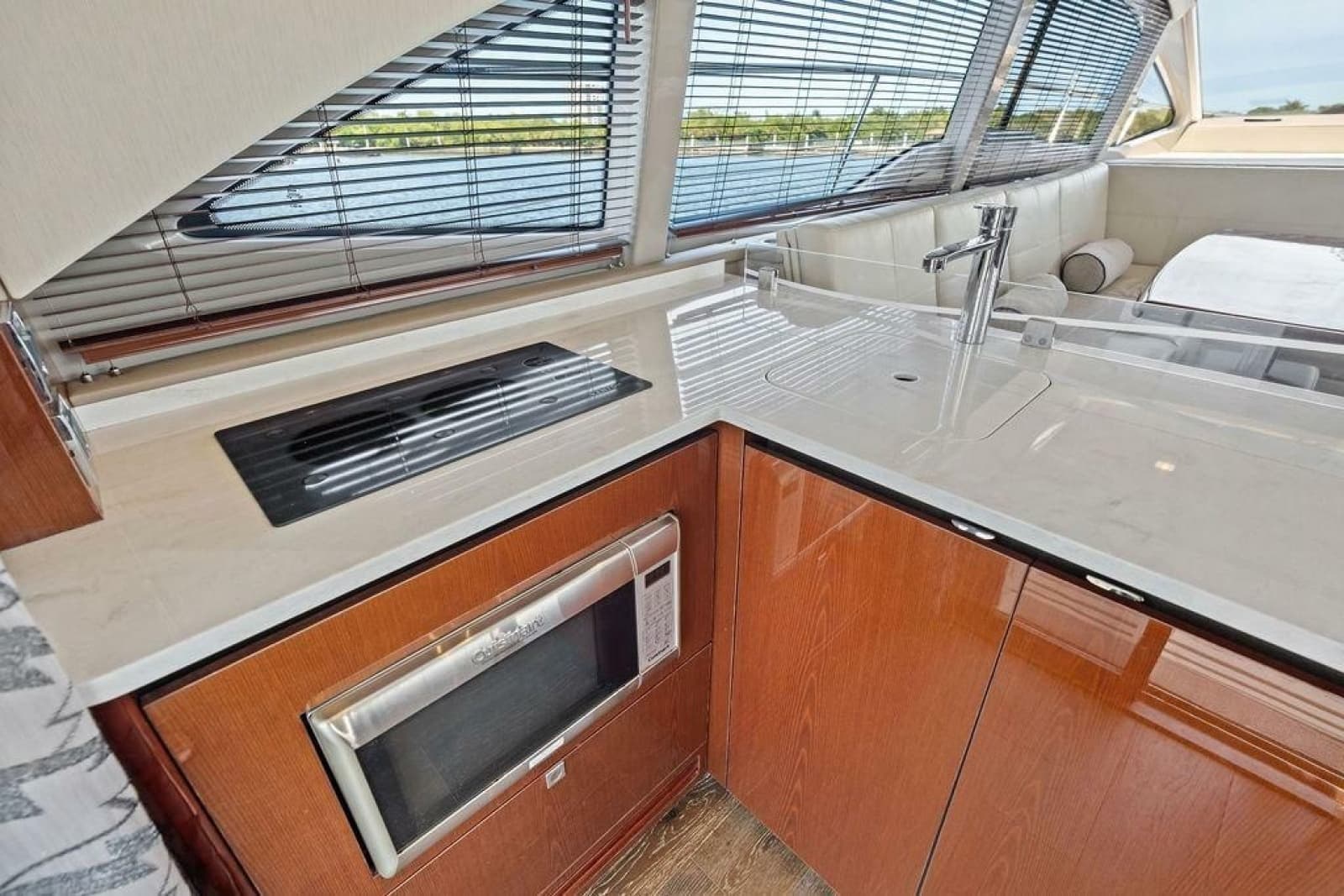 2018 Sea Ray Fly 460 - Photo 51