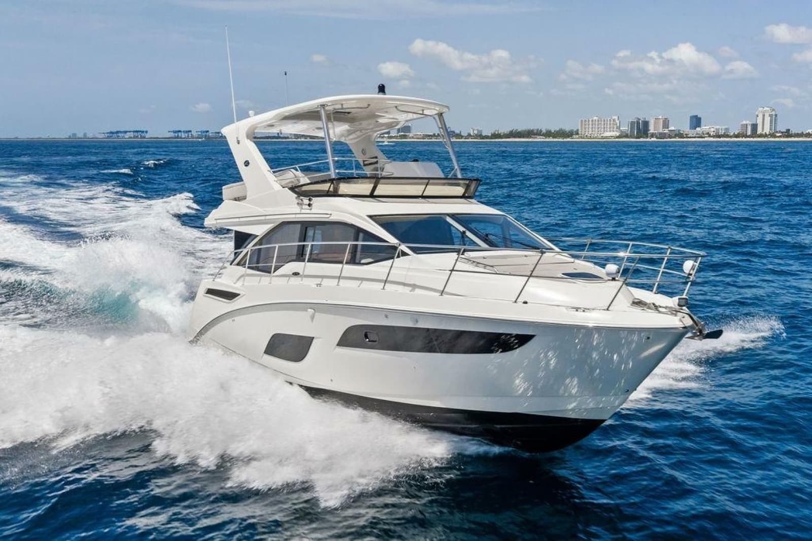 2018 Sea Ray Fly 460 - Photo 4