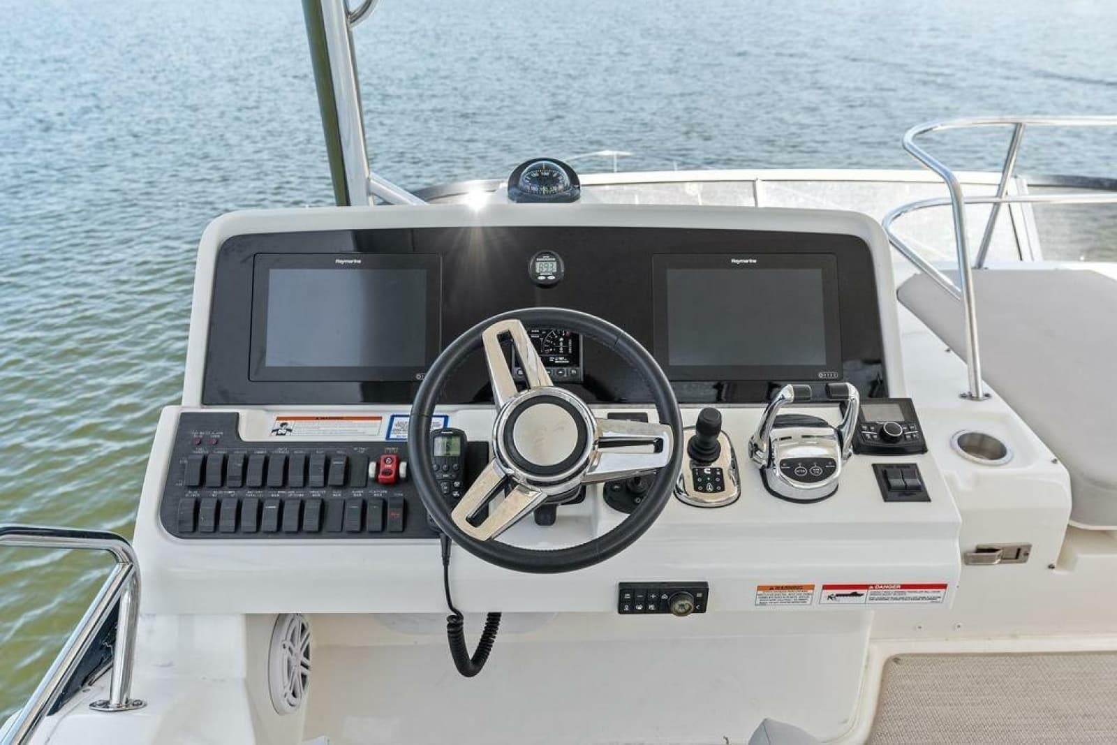 2018 Sea Ray Fly 460 - Photo 40