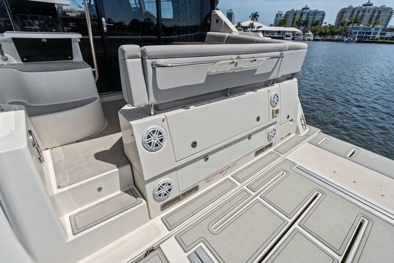 2018 Sea Ray Fly 460 - Photo 24
