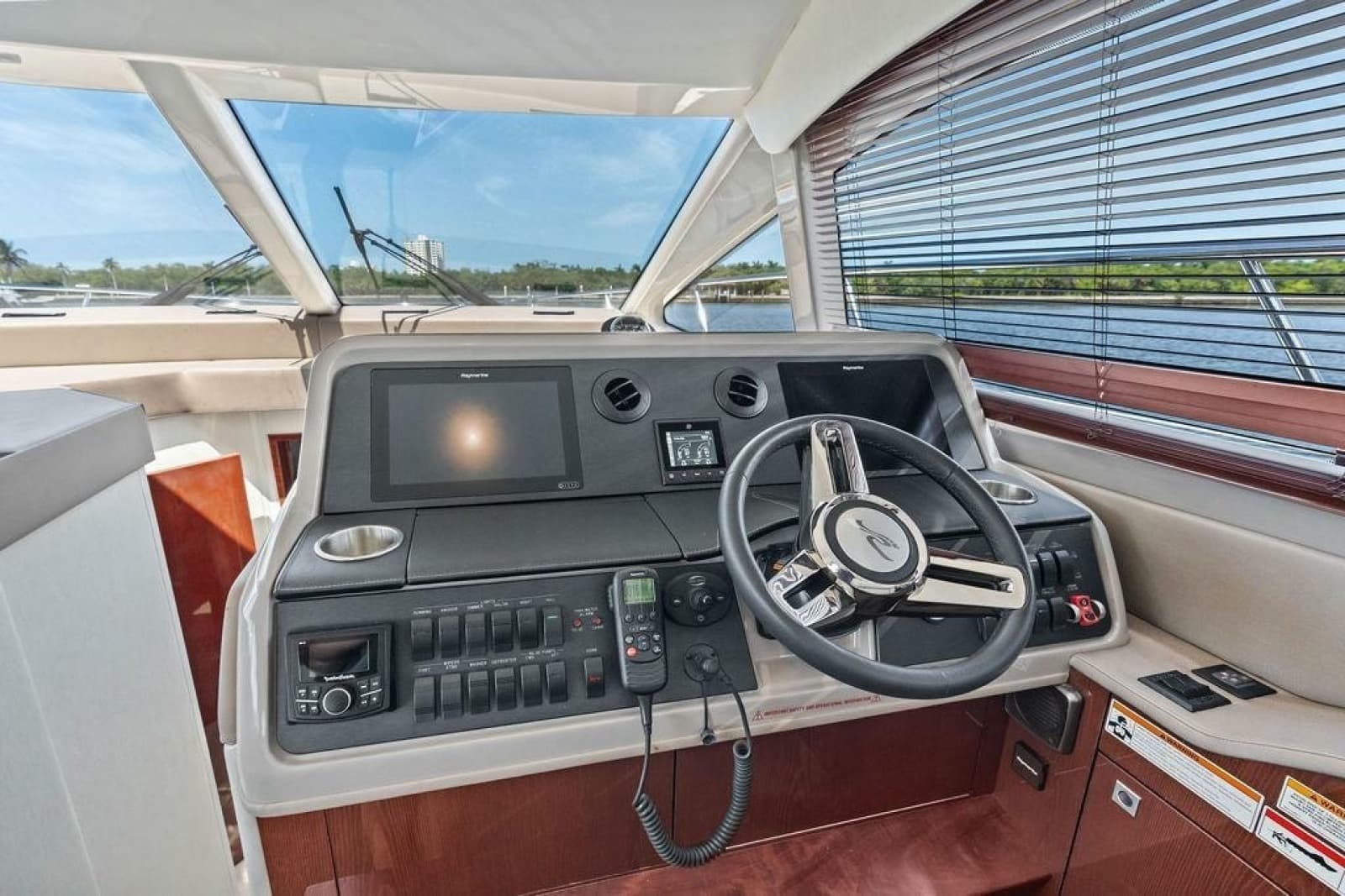 2018 Sea Ray Fly 460 - Photo 56