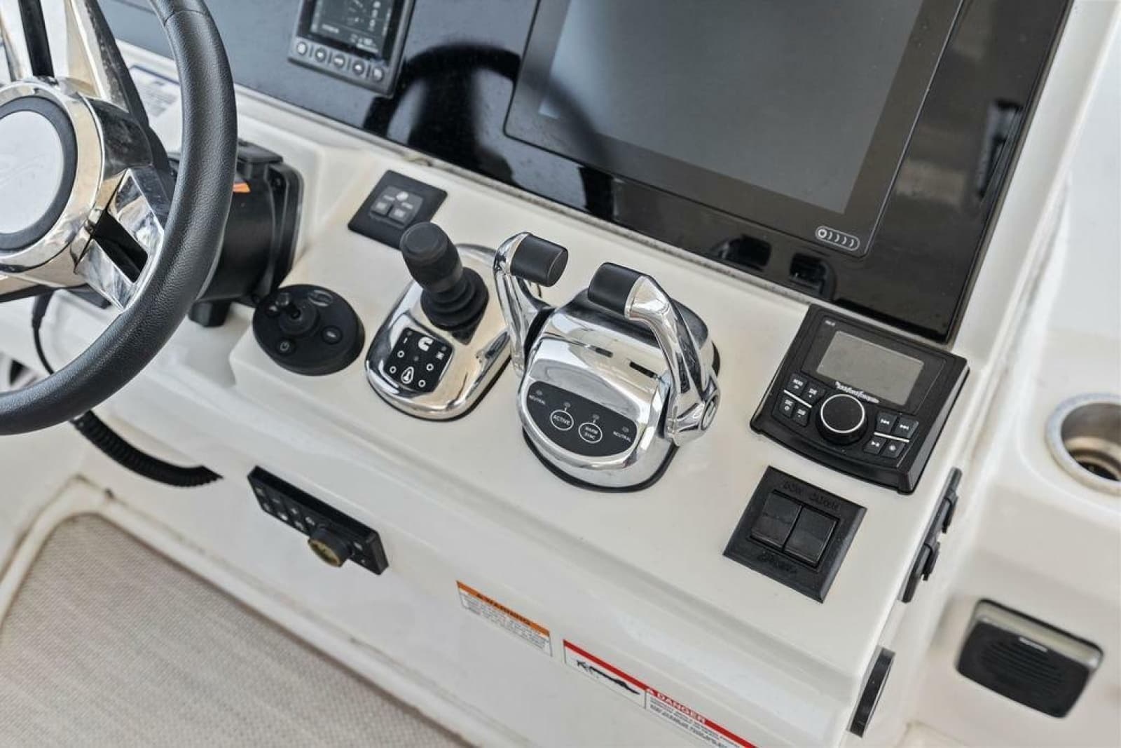 2018 Sea Ray Fly 460 - Photo 39