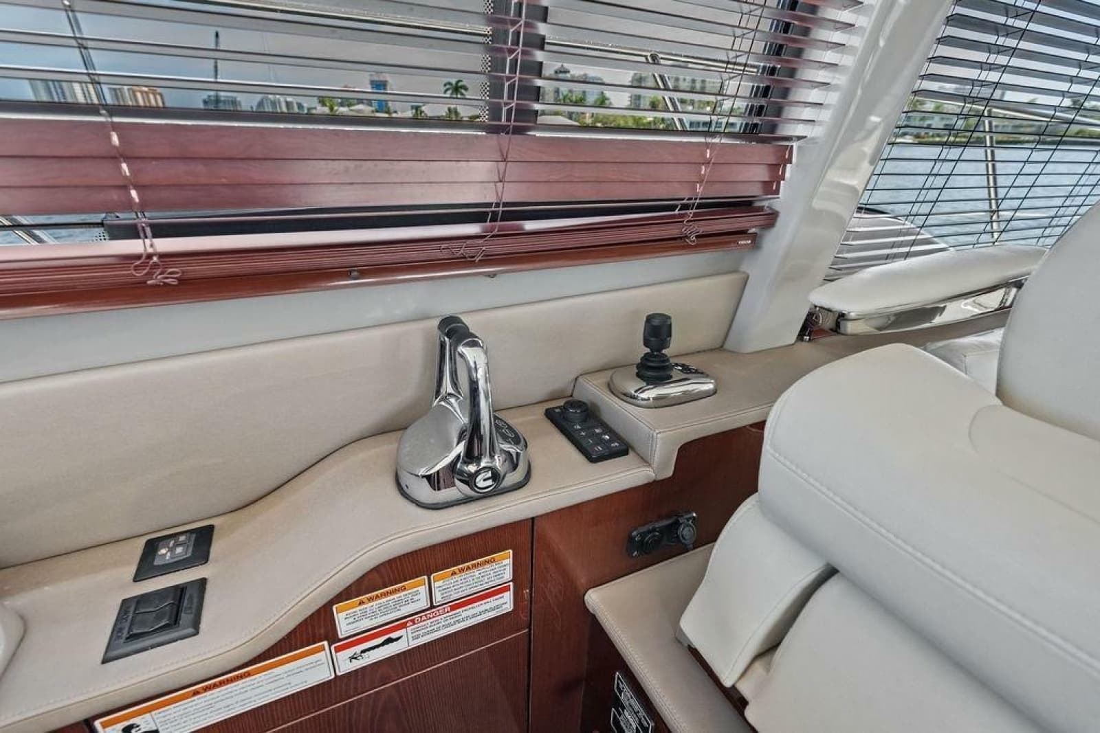 2018 Sea Ray Fly 460 - Photo 57