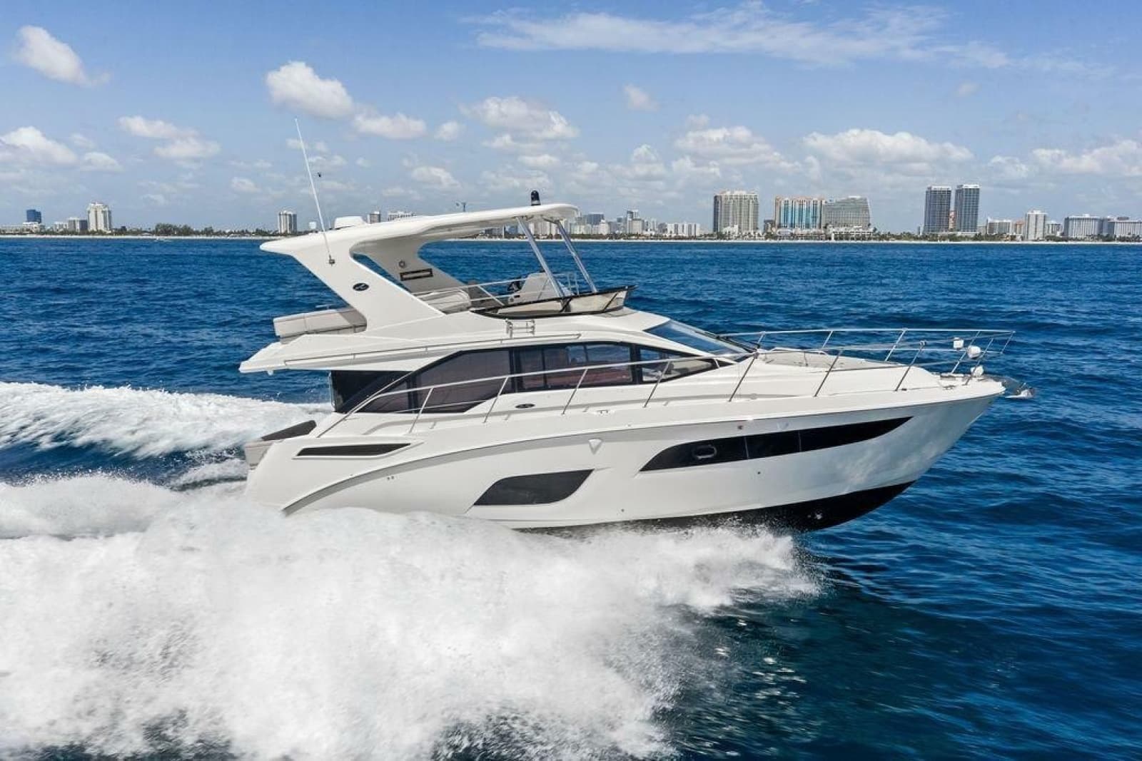 2018 Sea Ray Fly 460 - Photo 7